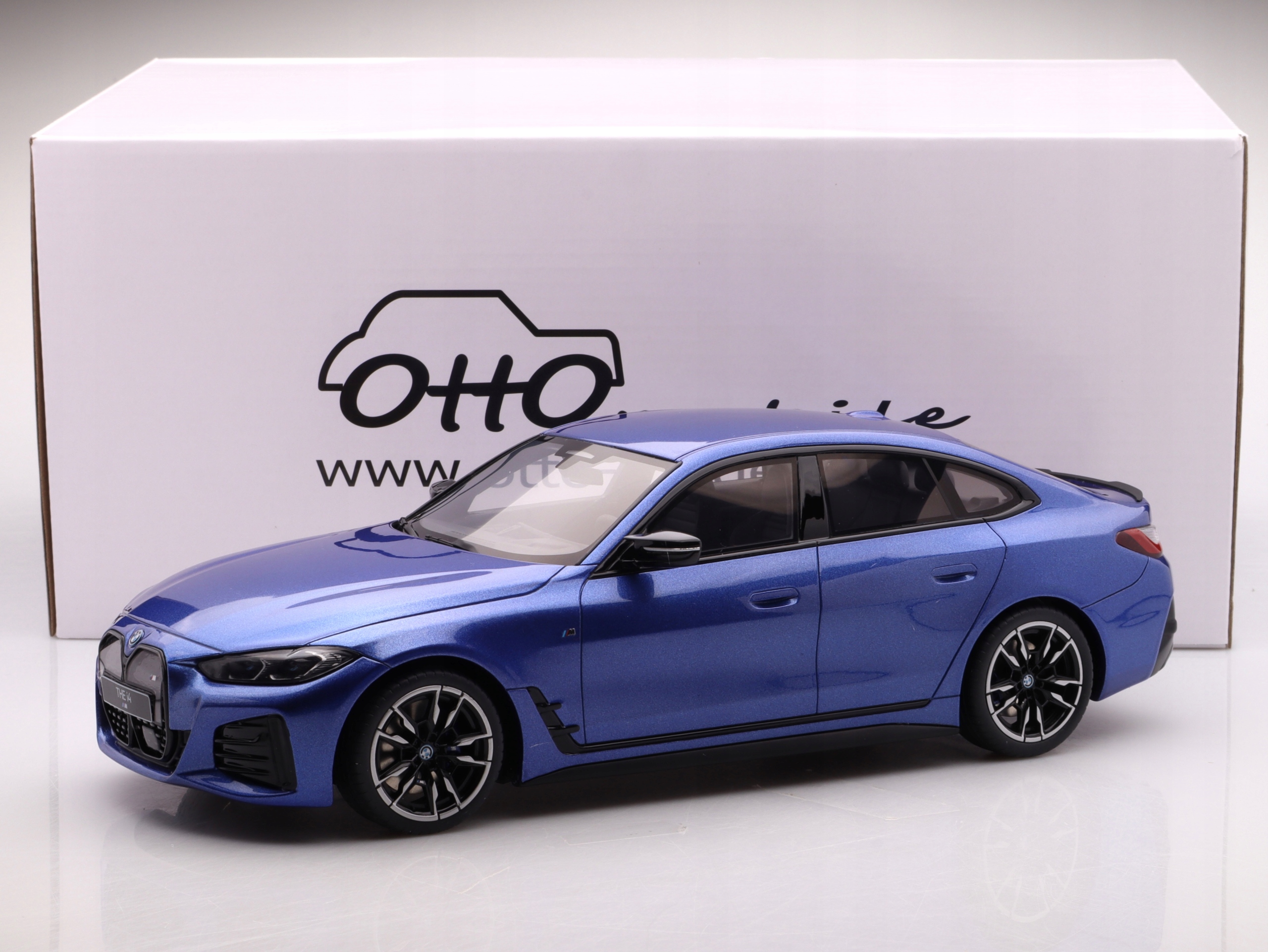 Bmw řady 4 i4 M50 (G26) 2022 modrá Otto Mobile 1:18