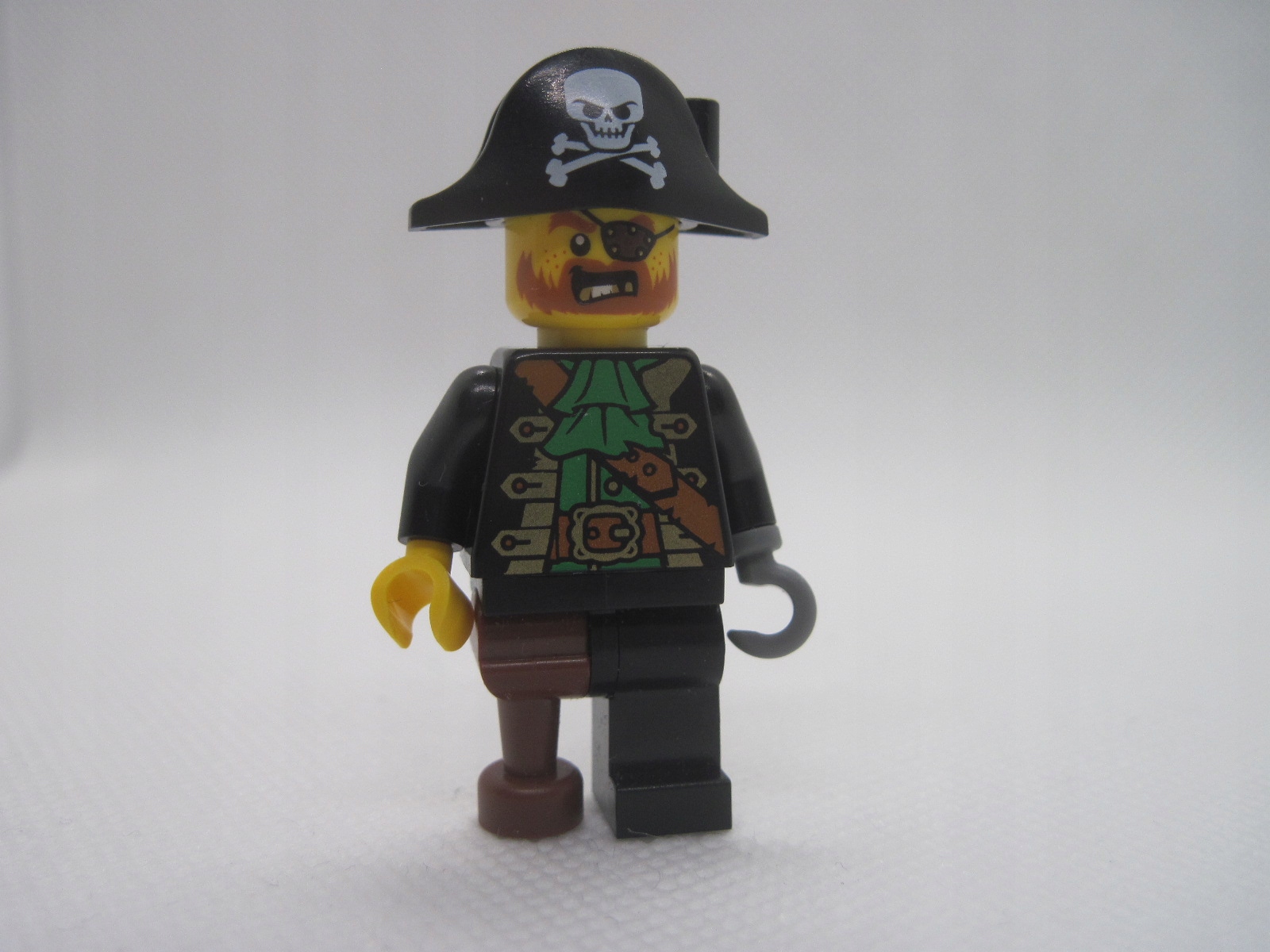 

Lego Figurka Pirat Czerwonobrody