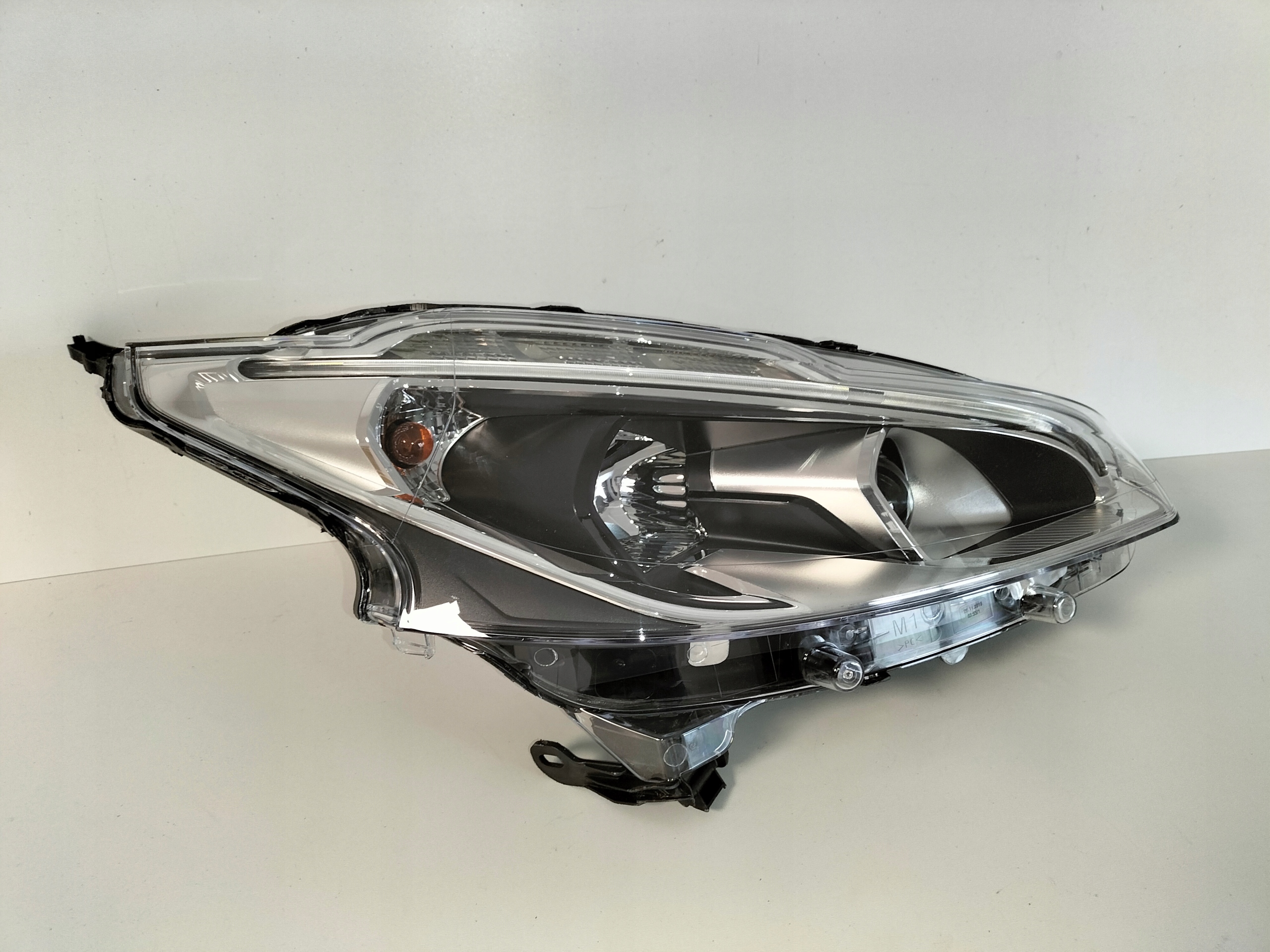 light front reflektor right PEUGEOT 208 LIFT 15-19