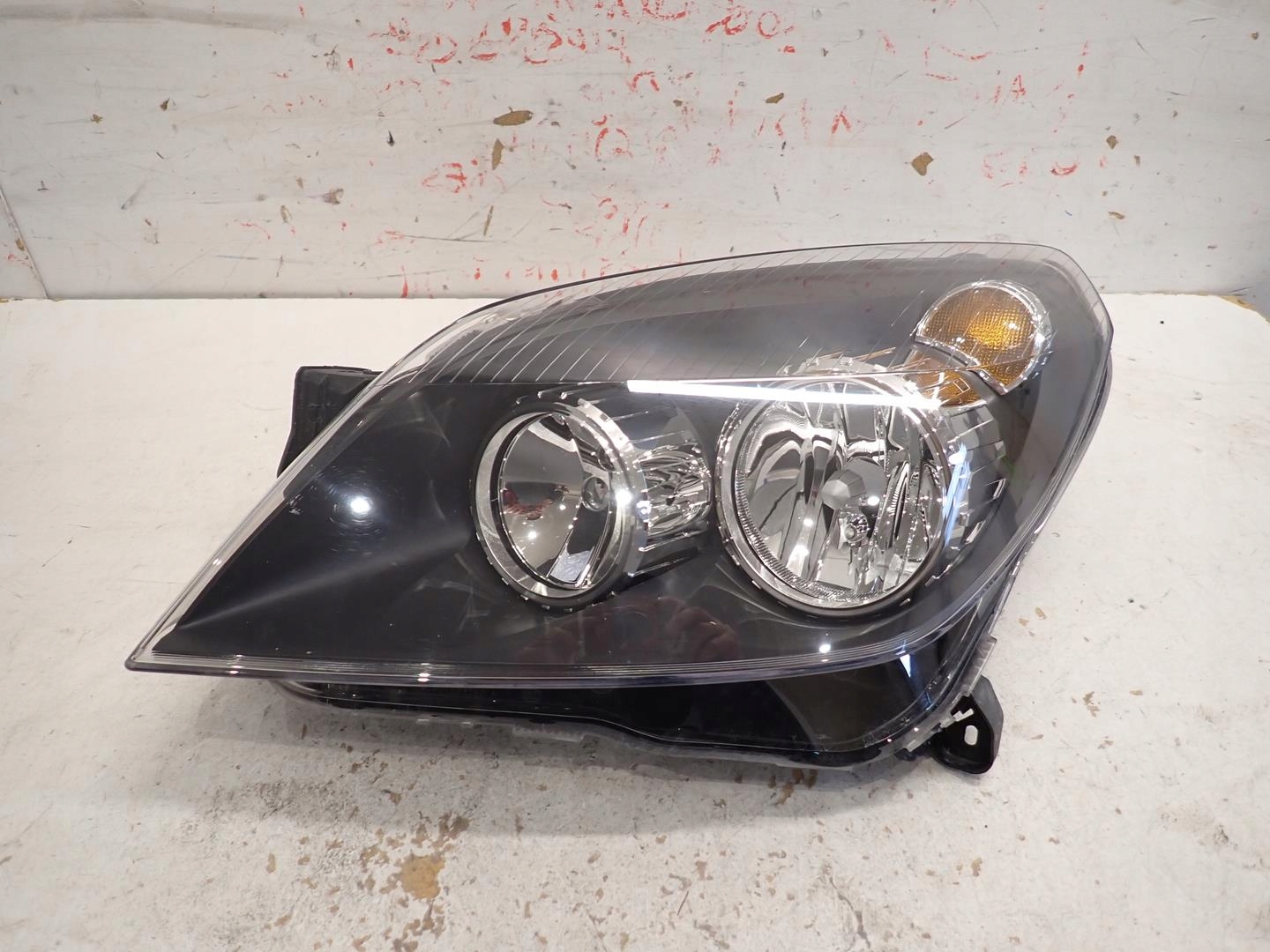light front front left OPEL ASTRA H III 2004-2007 24451032