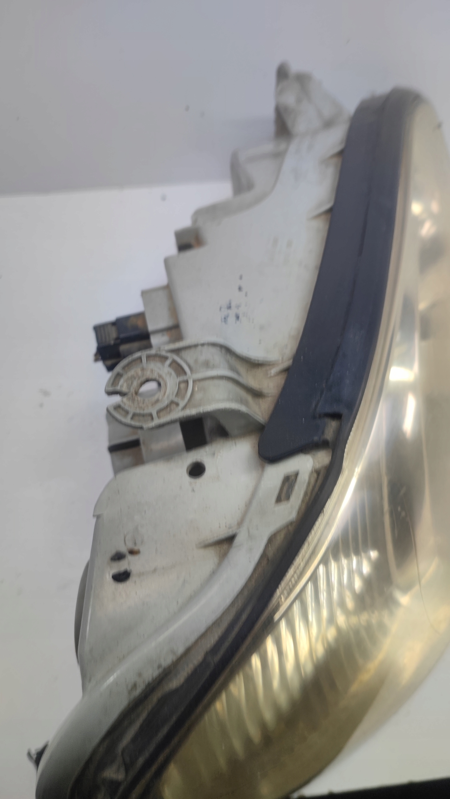 LAMPA PRAWA PRZEDNIA KIA CARNIVAL I Wersja Europejska