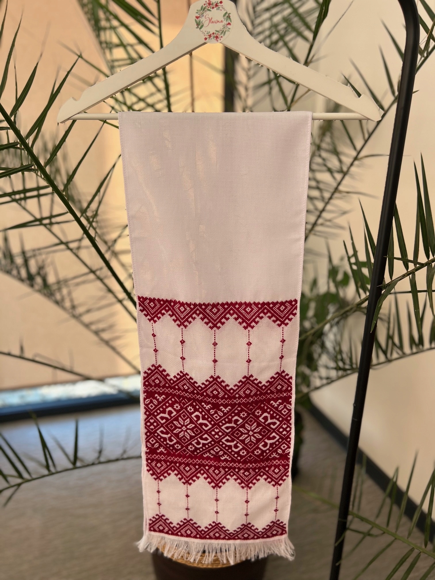 Ručník rusznyk ručně vyšívaný pod Obraz Svatý červený výšivka 125x23cm