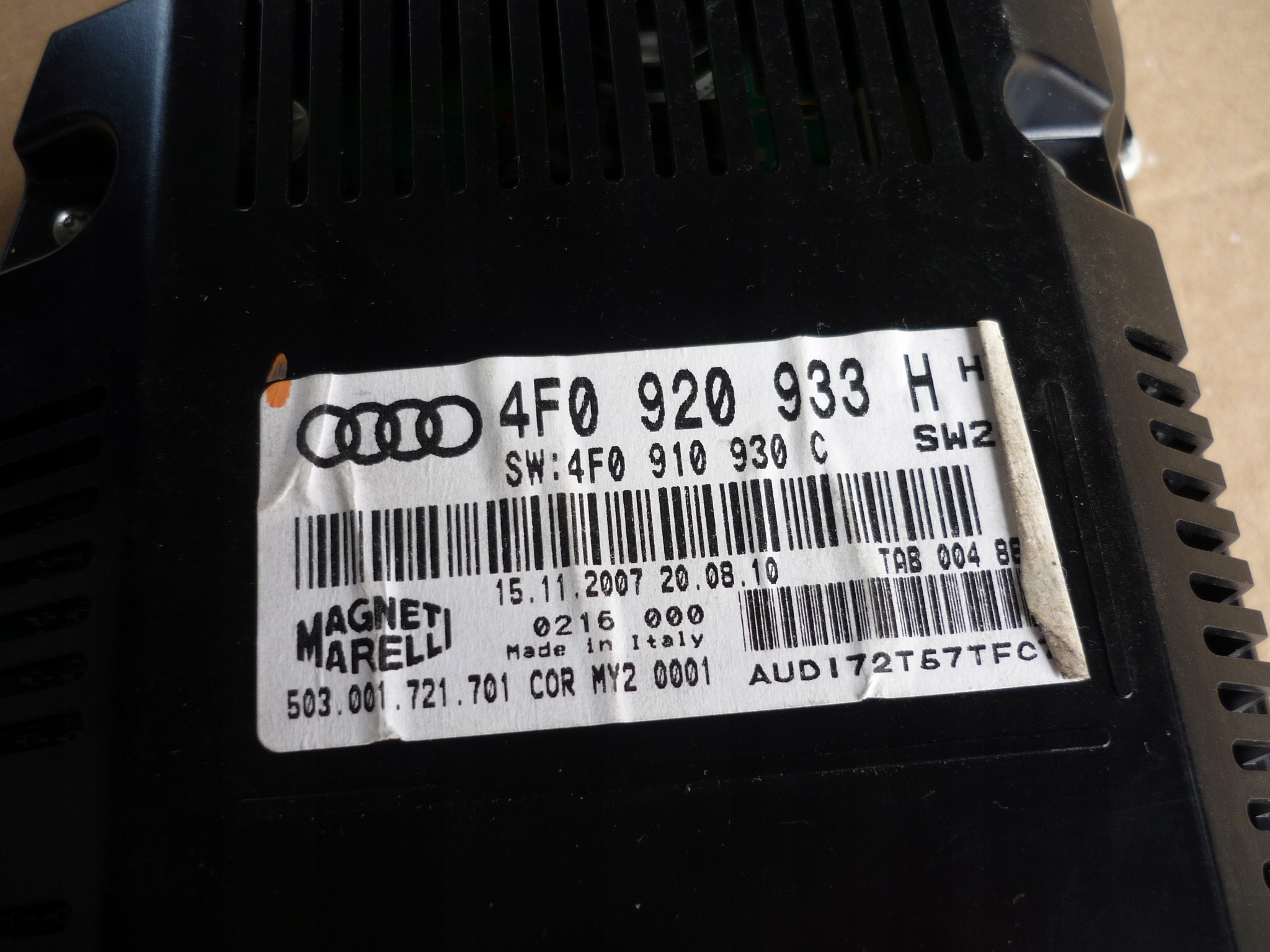 спидометр Audi A6 C6 4F0920933H Бензин европа