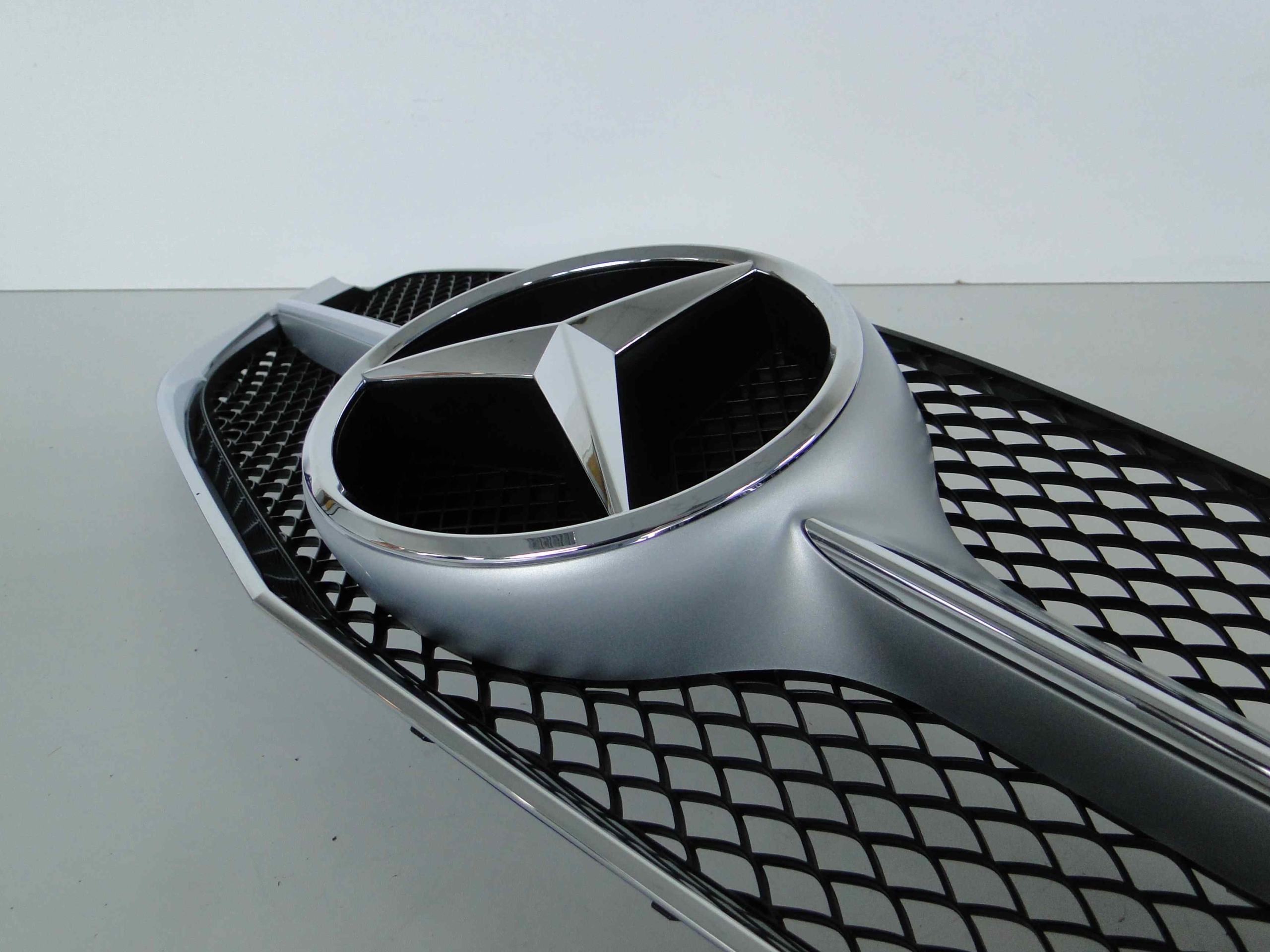 MERCEDES E KLASA 207 COUPE LIFT GRILL ATRAPA W207 Typ samochodu Samochody osobowe