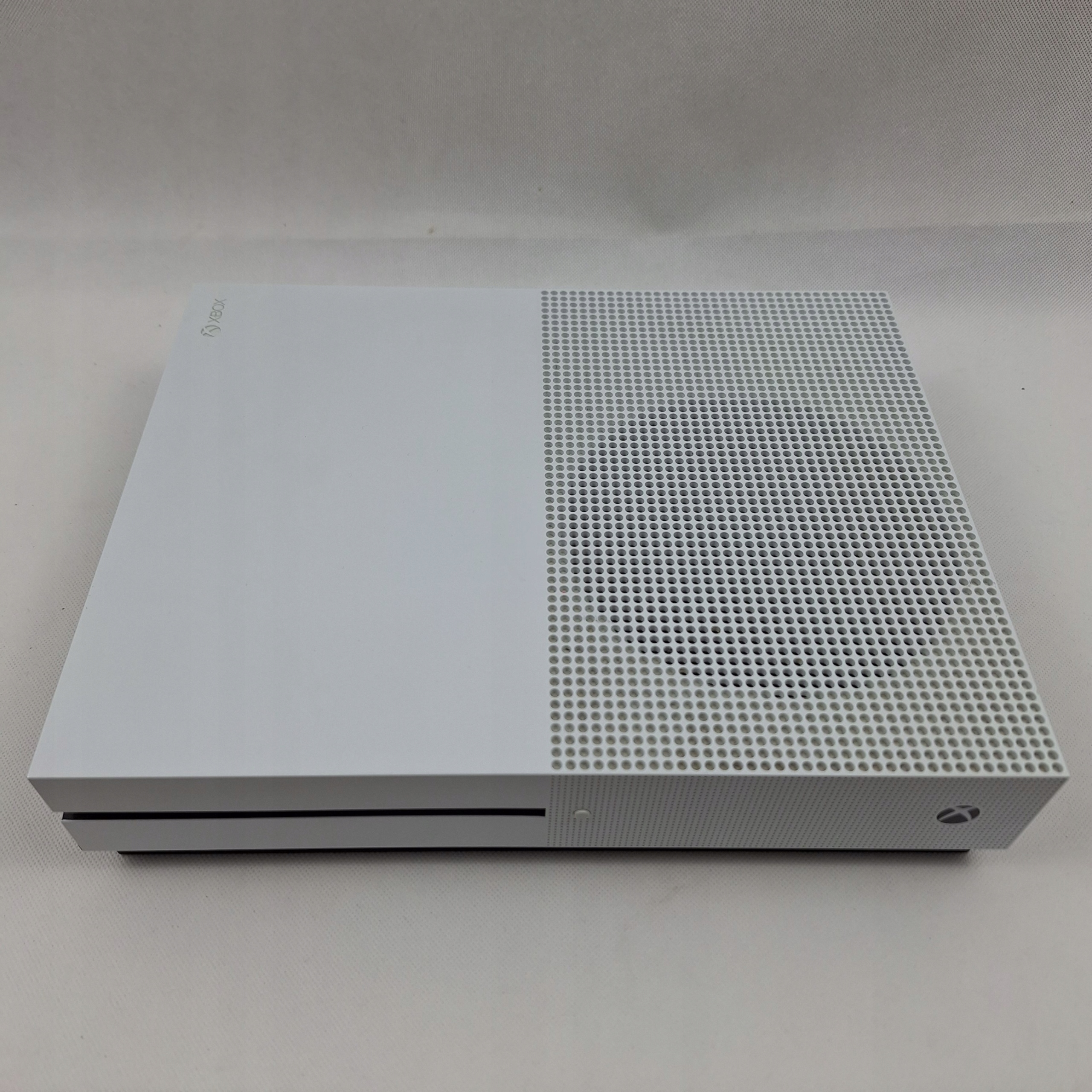 ZESTAW KONSOLA XBOX ONE SLIM 500GB + 2X PAD CZARNY + GRA BATTLEFIELD 1 Złącza RJ-45 (LAN) USB HDMI cyfrowe wyjście optyczne