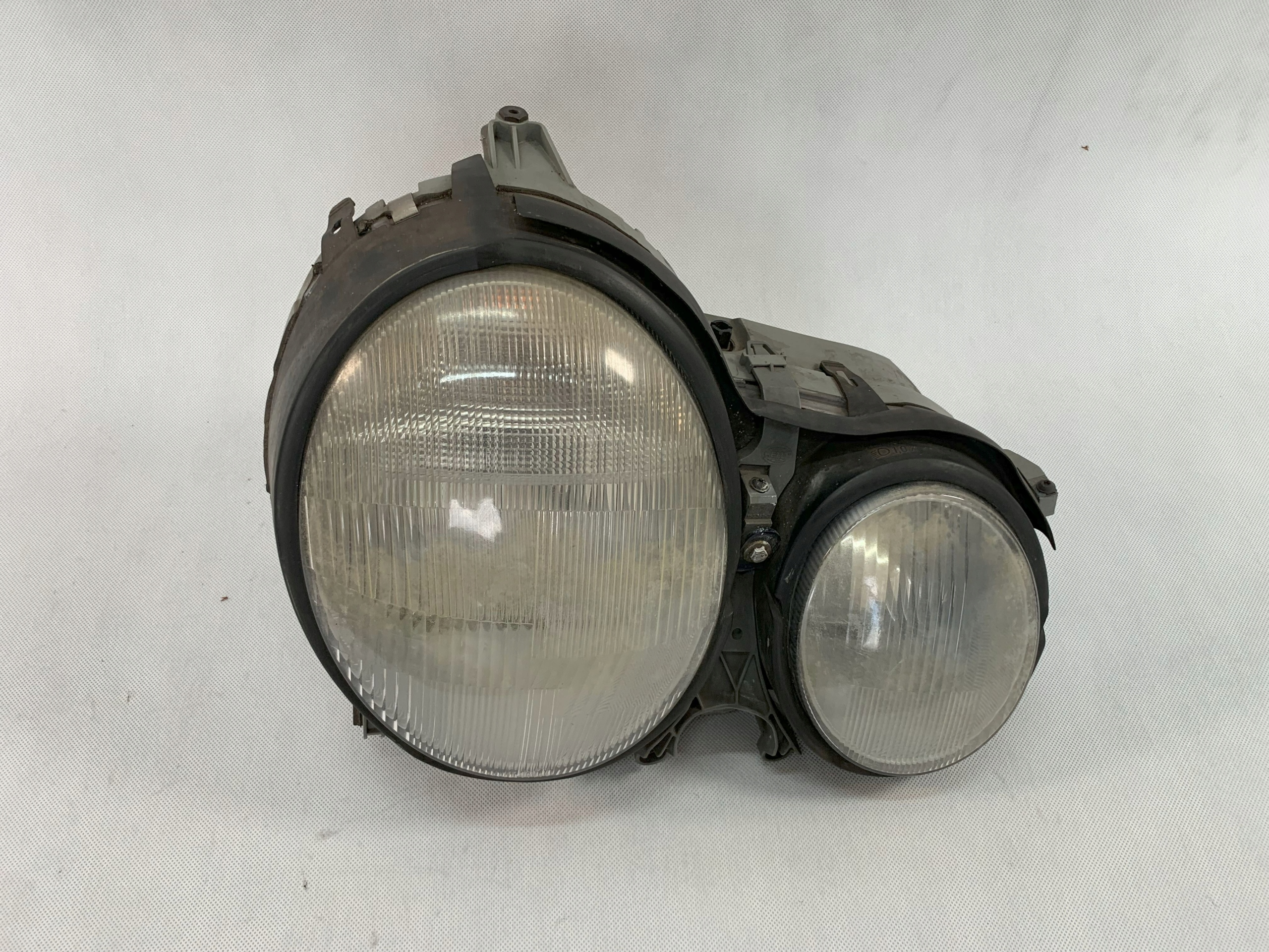 Reflektor light front right Mercedes E-Klasa W210 09.25