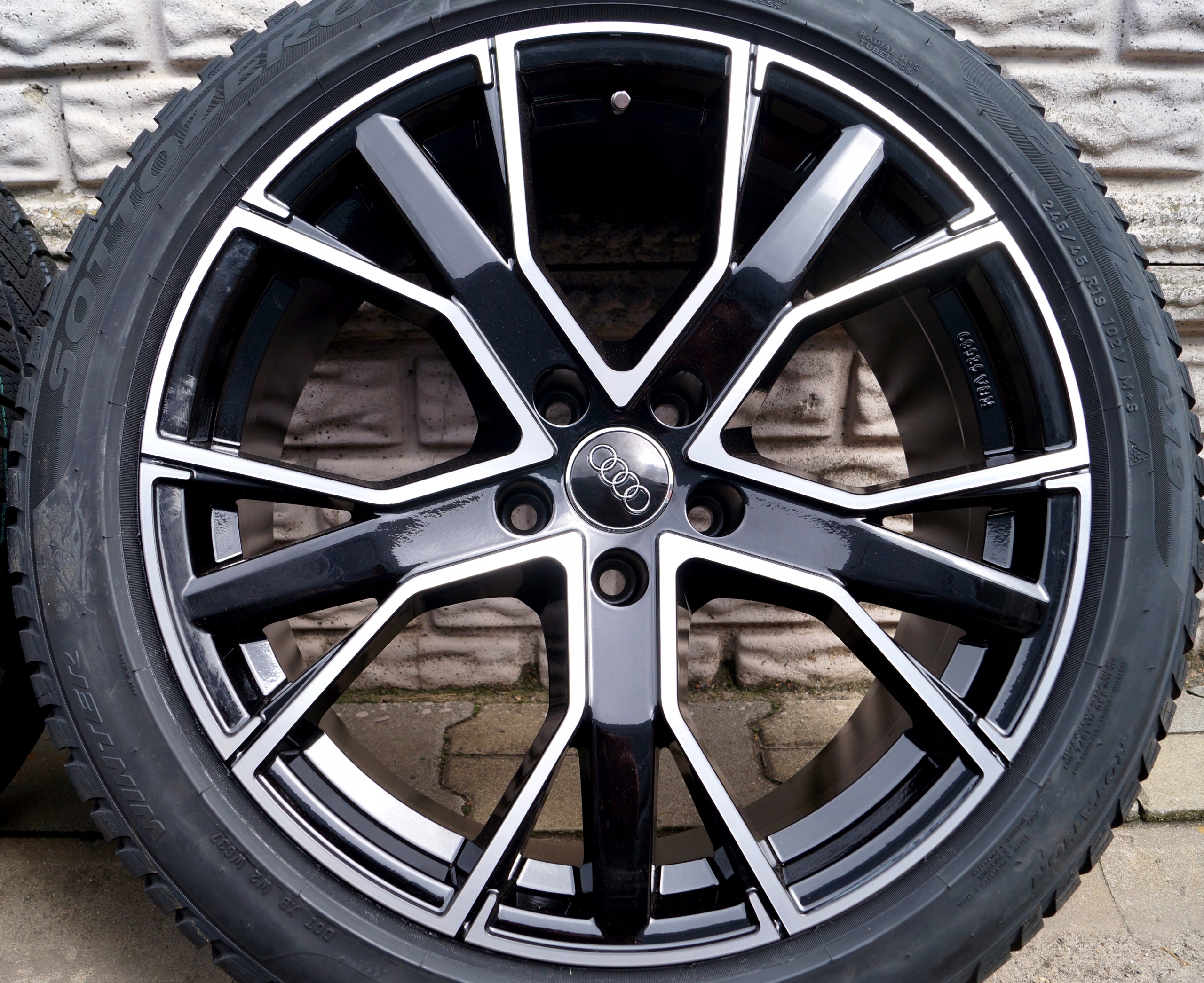 AUDI A6 C8 KOŁA ZIMOWE 245/45R19 PIRELLI NOWE Profil opony 45