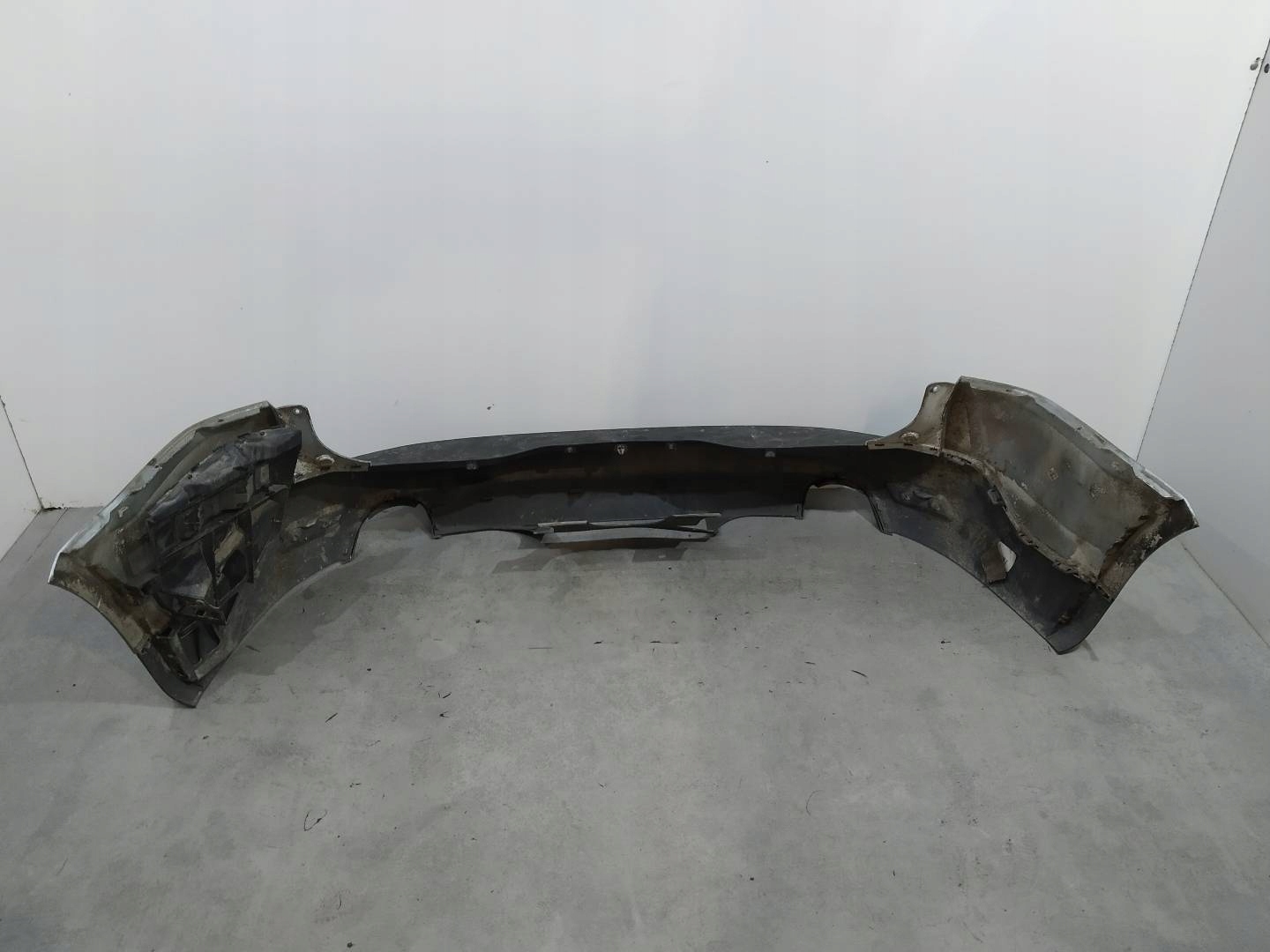 Paraurti posteriore senza PDC 76 Ford S-MAX e (2006-2015)