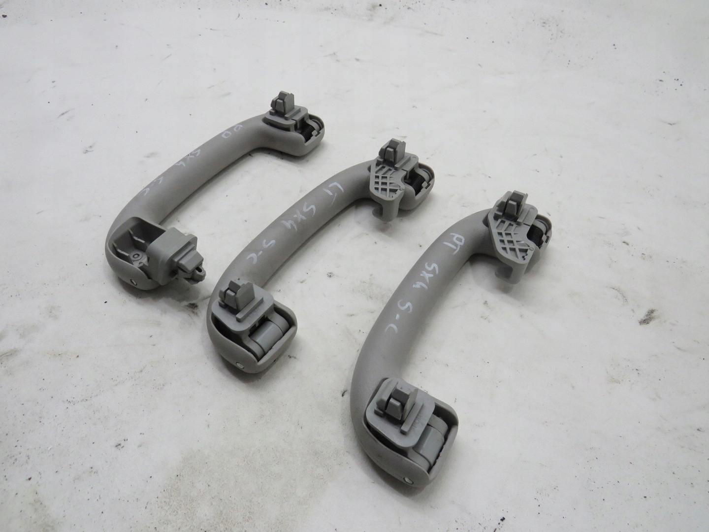 RĄCZKA PODSUFITKI SX4 S-CROSS Producent części Suzuki OE