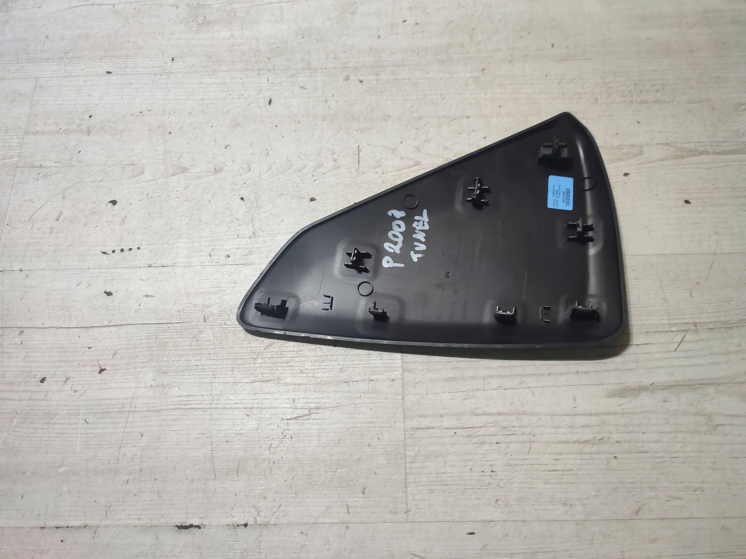 Peugeot 2008 II 2020 right side element tunelu srodkowego