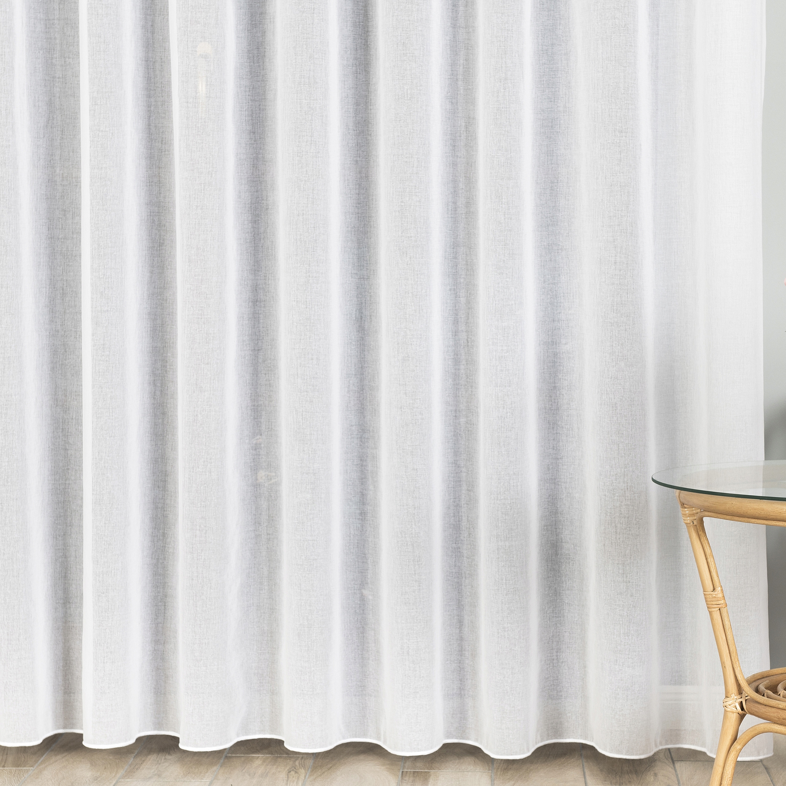 ZASŁONA FIRANA GOTOWA BIAŁA ETAMINA NA TAŚMIE OŁOWIANKA DO SALONU 300x240 Marka Nav-Hess