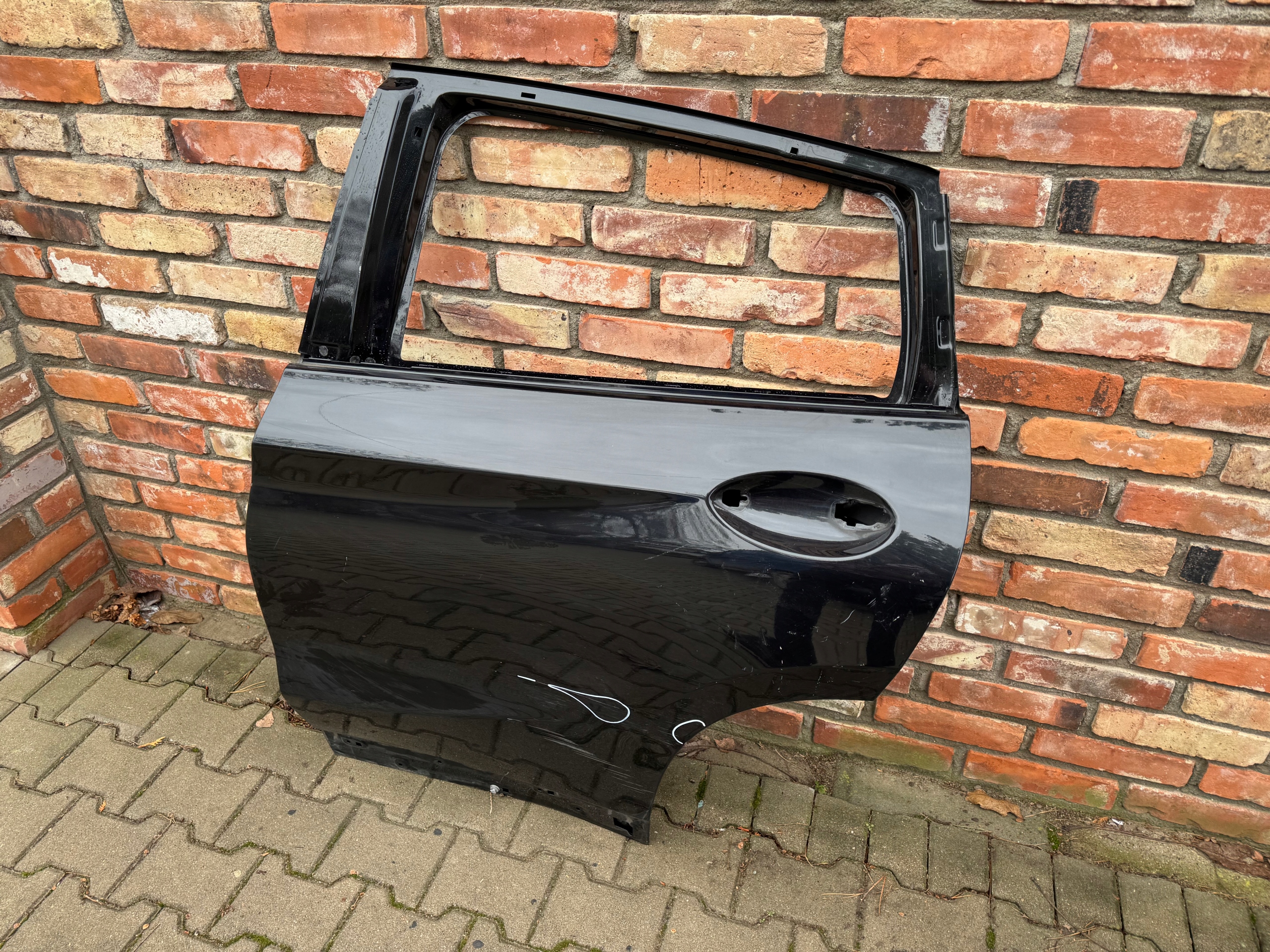 BMW X4 G02 DRZWI TYLNE LEWE GIEŁDA POZNAŃ Kolor do lakierowania