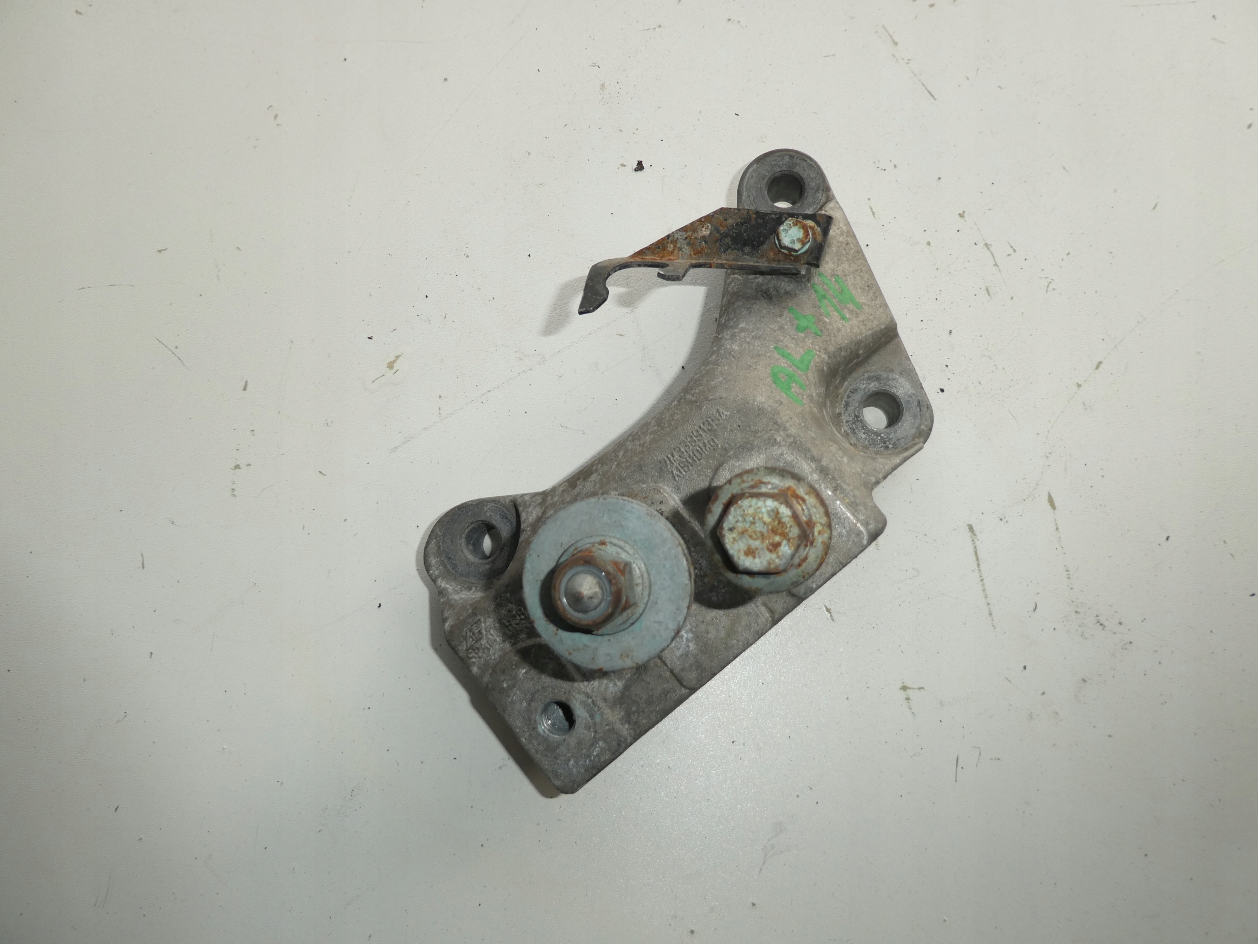 VW SHARAN UND LIFT GETRIEBEHALTER 7M3399135A