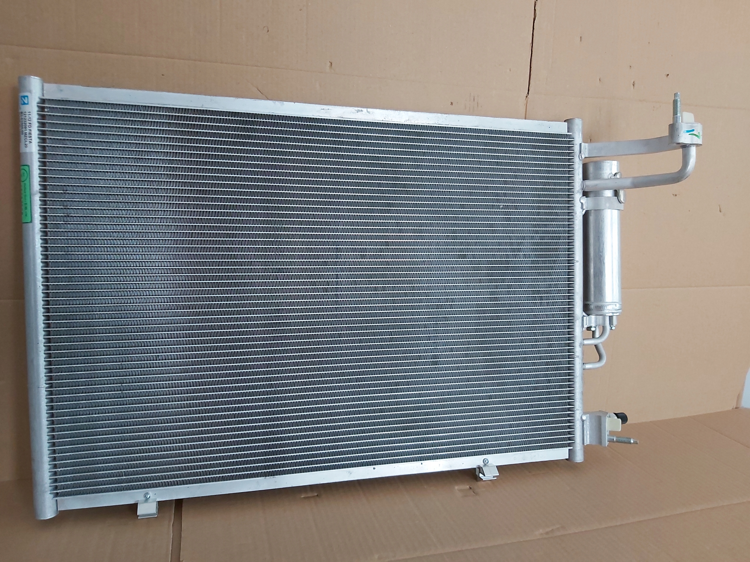 CHŁODNICA KLIMATYZACJI FORD FIESTA MK7 AP3119710BA Producent części ZILAX