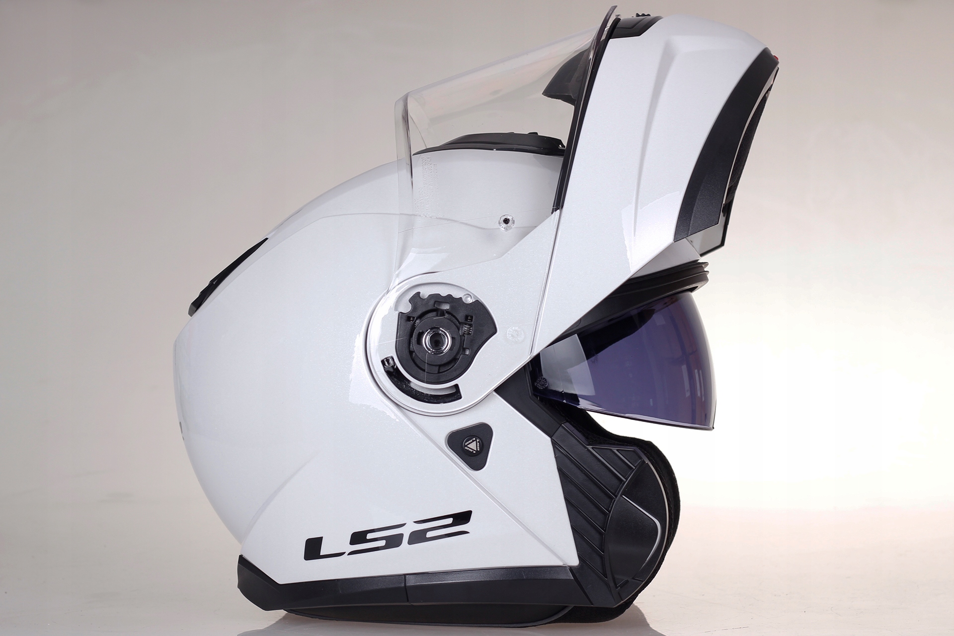 LS2 FF908 STROBE II KASK MOTOCYKLOWY ECE22.06 P/J Cechy dodatkowe demontowalny podbródek osłona podbródka