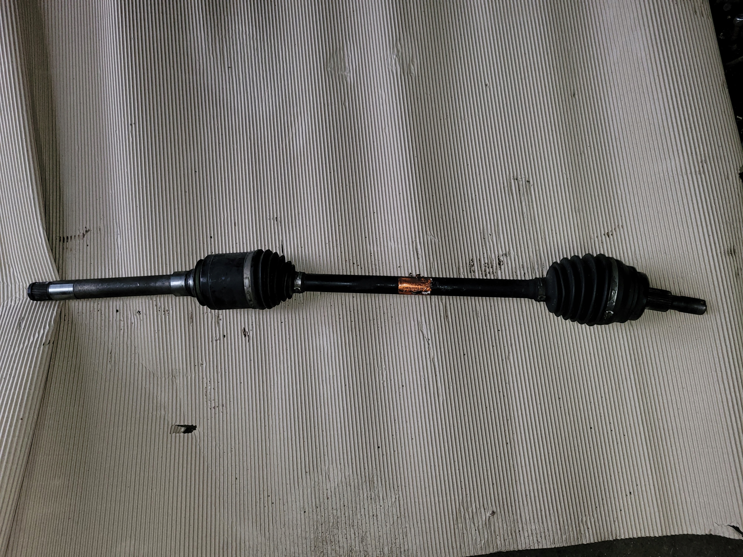 Полуось правый ML166 GLE A1663301300