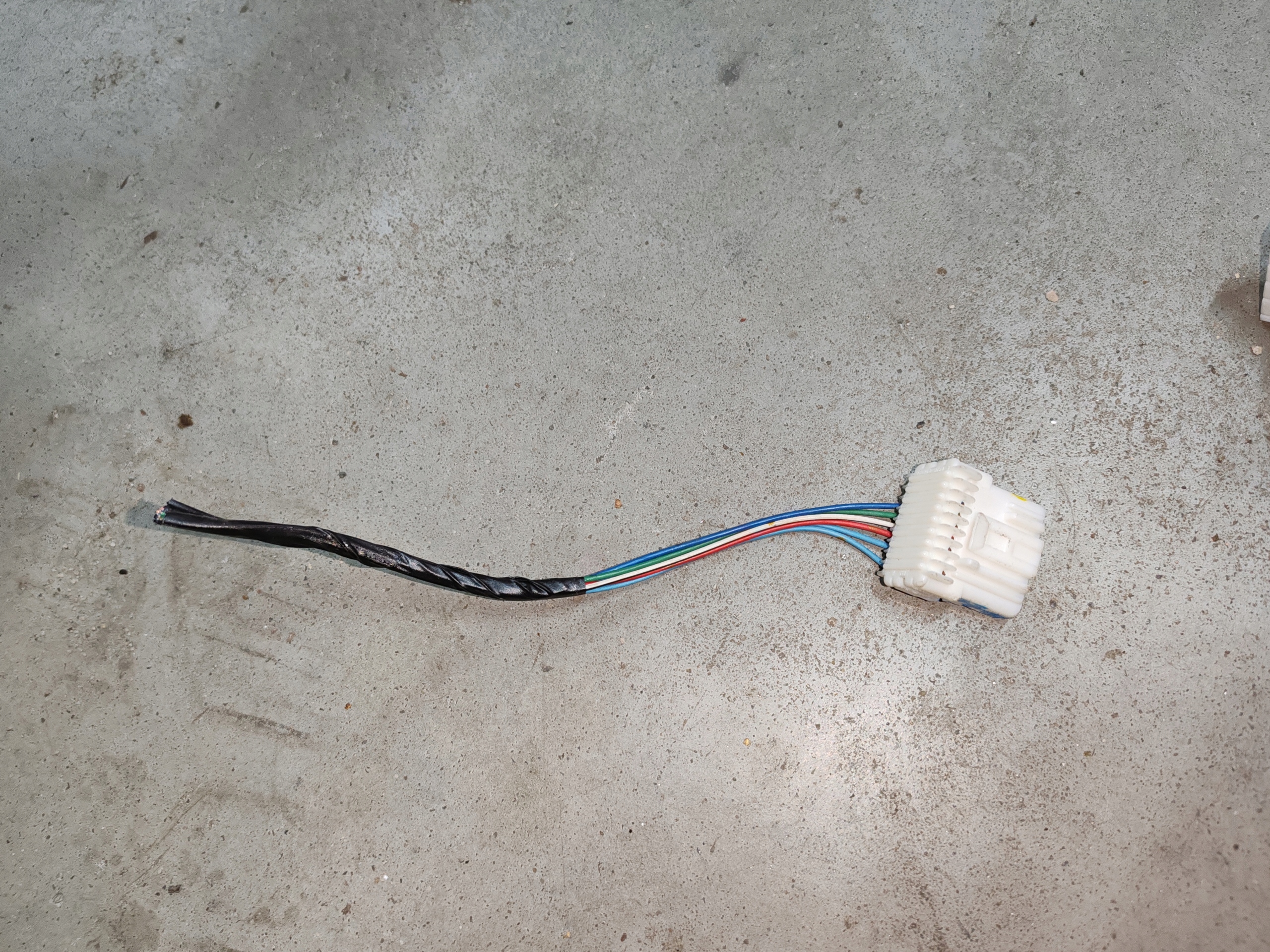 Защіпка фари задньої ліва зад. задня Toyota Auris I 07-09