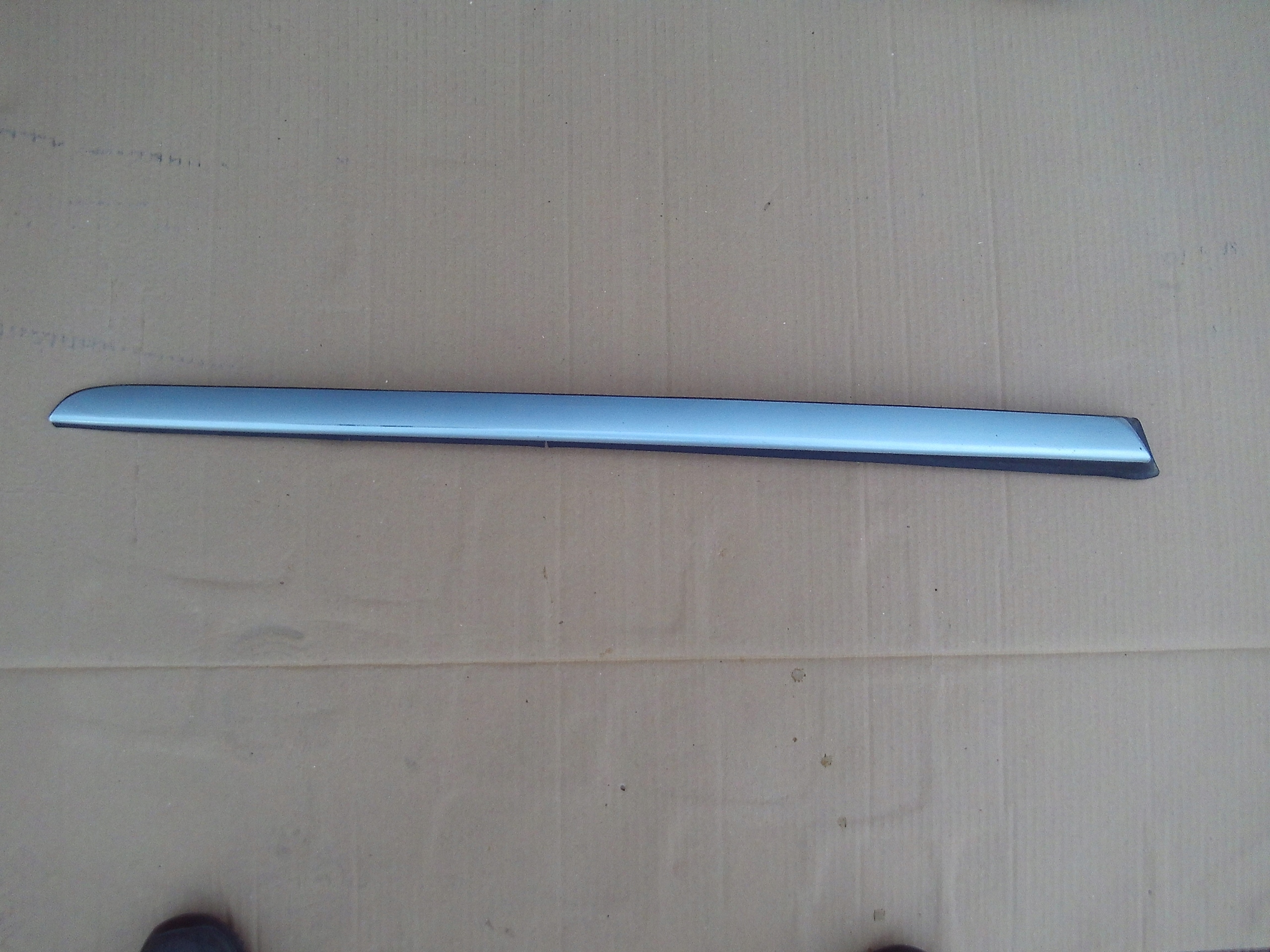 LISTWY SZYBY PRZÓD LEWA CITROEN C5 08>