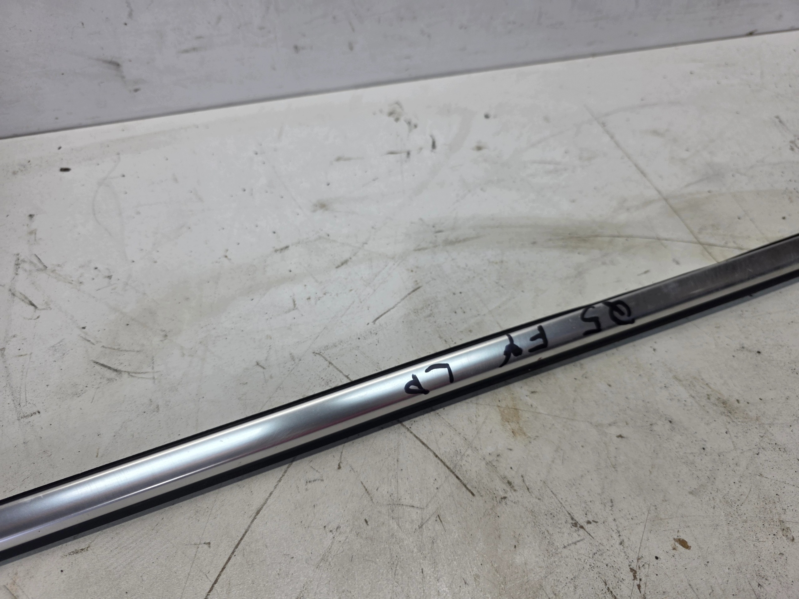 moulding dust SZYBE door left front CHROM AUDI Q5 FY 80A853283