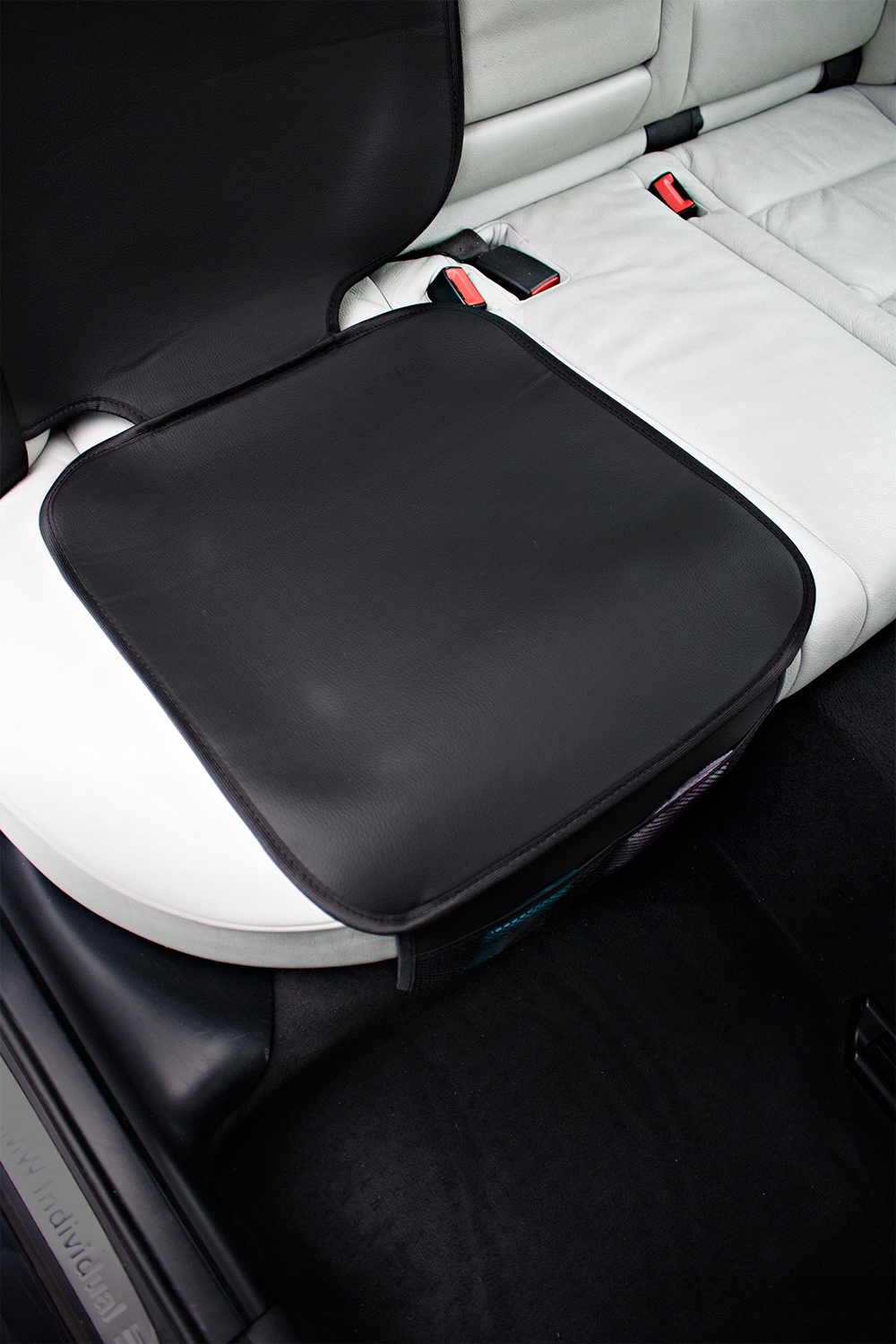 Mata podkładka pod fotelik samochodowy OCHRONNA osłona na fotel OCHRANIACZ Model AGMI