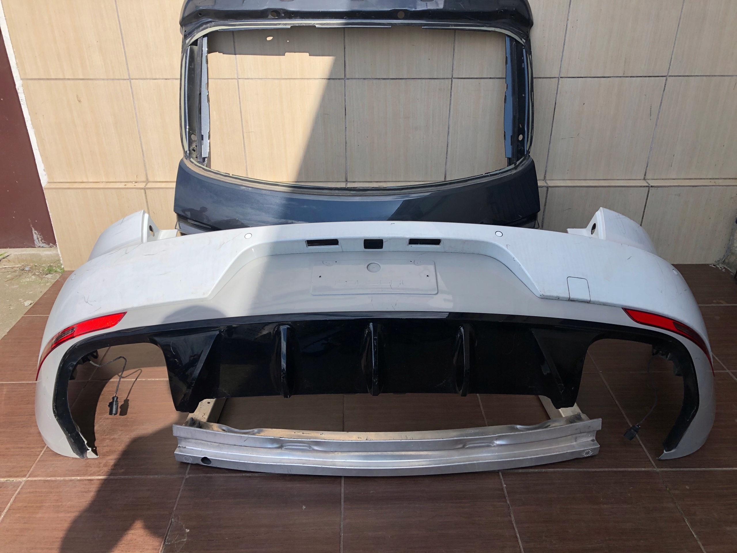 trunk door light bumper PORSCHE MACAN GTS LIFT 19-21