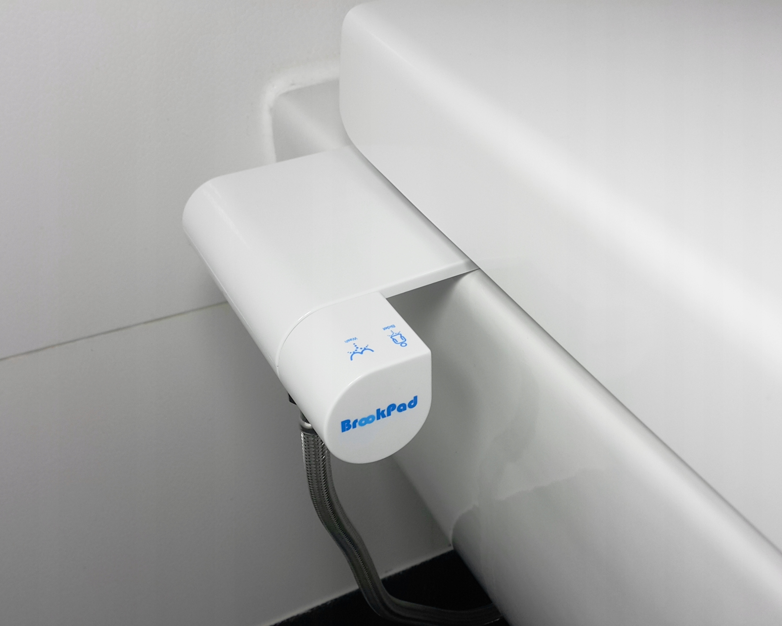 Nakładka myjąca WC z funkcją bidetu EcoSplash 220D Marka BrookPad