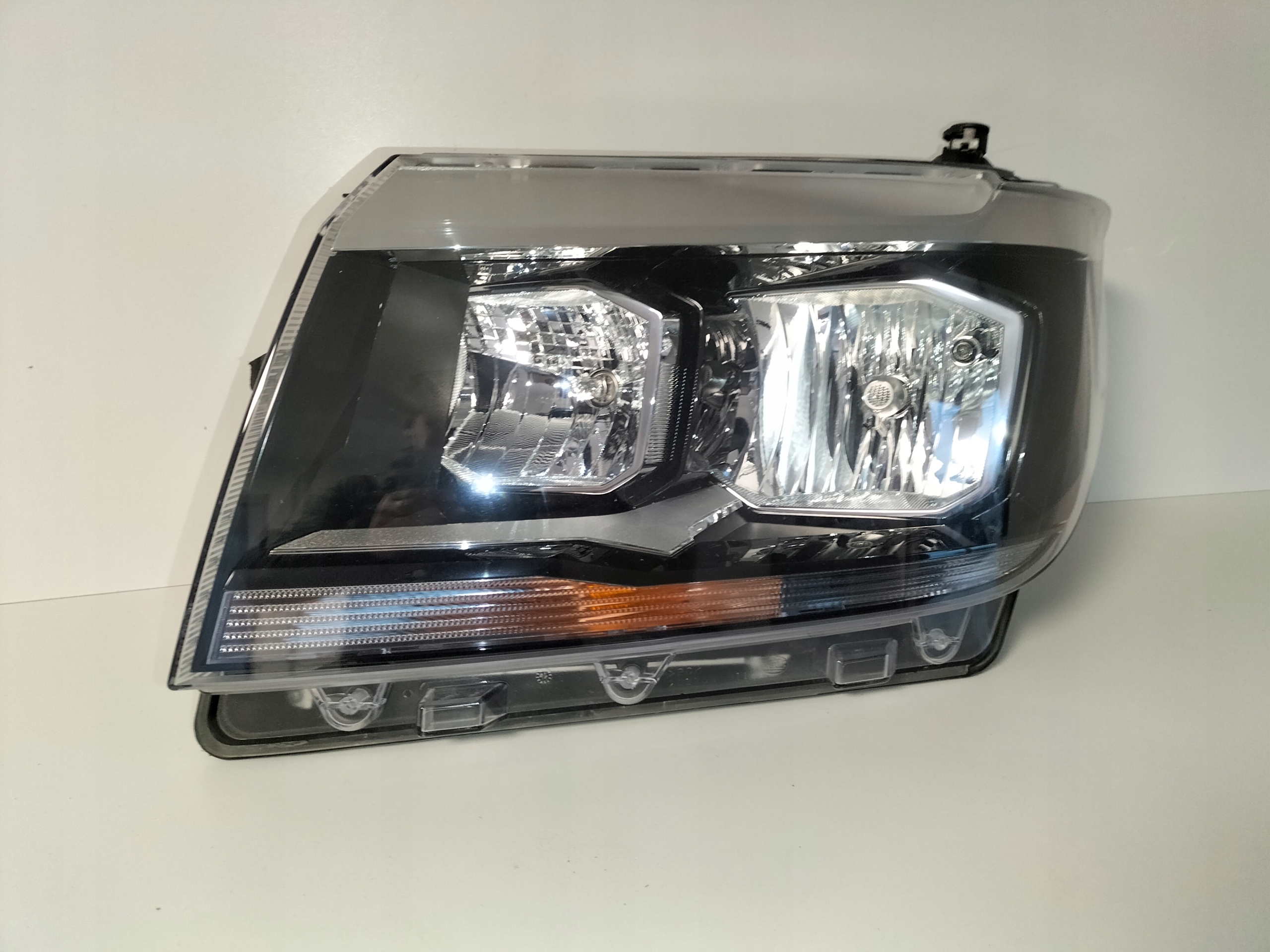 light front reflektor left VW CRAFTER II 17- MAN TGE 17