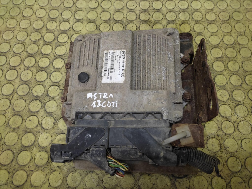 OPEL ASTRA H control unit of the engine 55191137