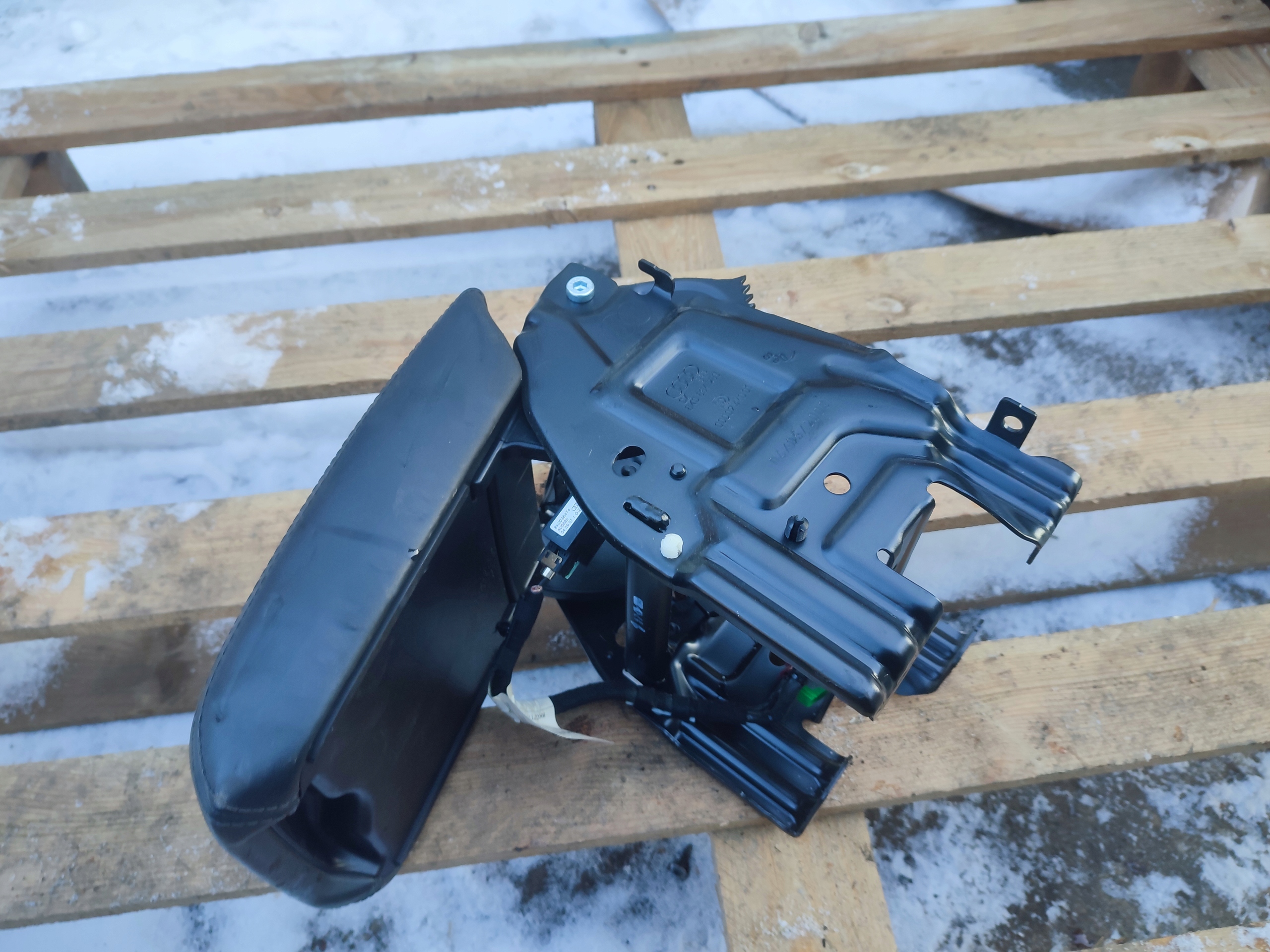 bracciolo SKORZANY AUDI A4 B8 8K0864283