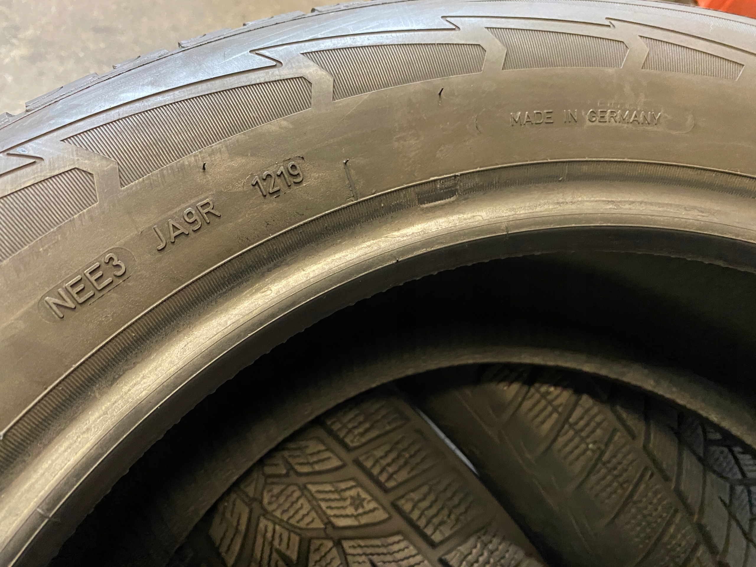 4 tyres winter 215/65R17 Goodyear Performance G1 SUV 8mm