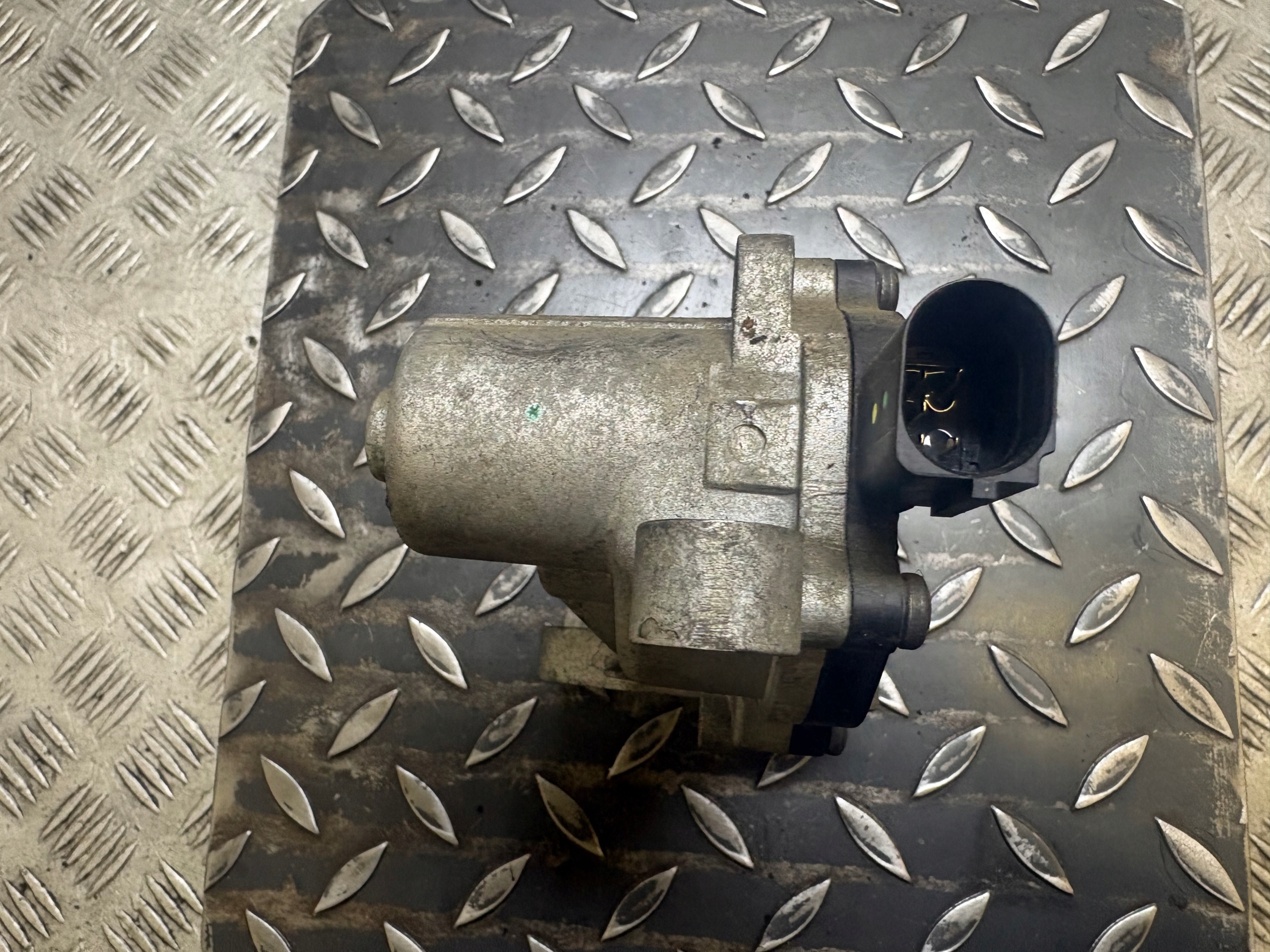EGR valve OPEL ASTRA J