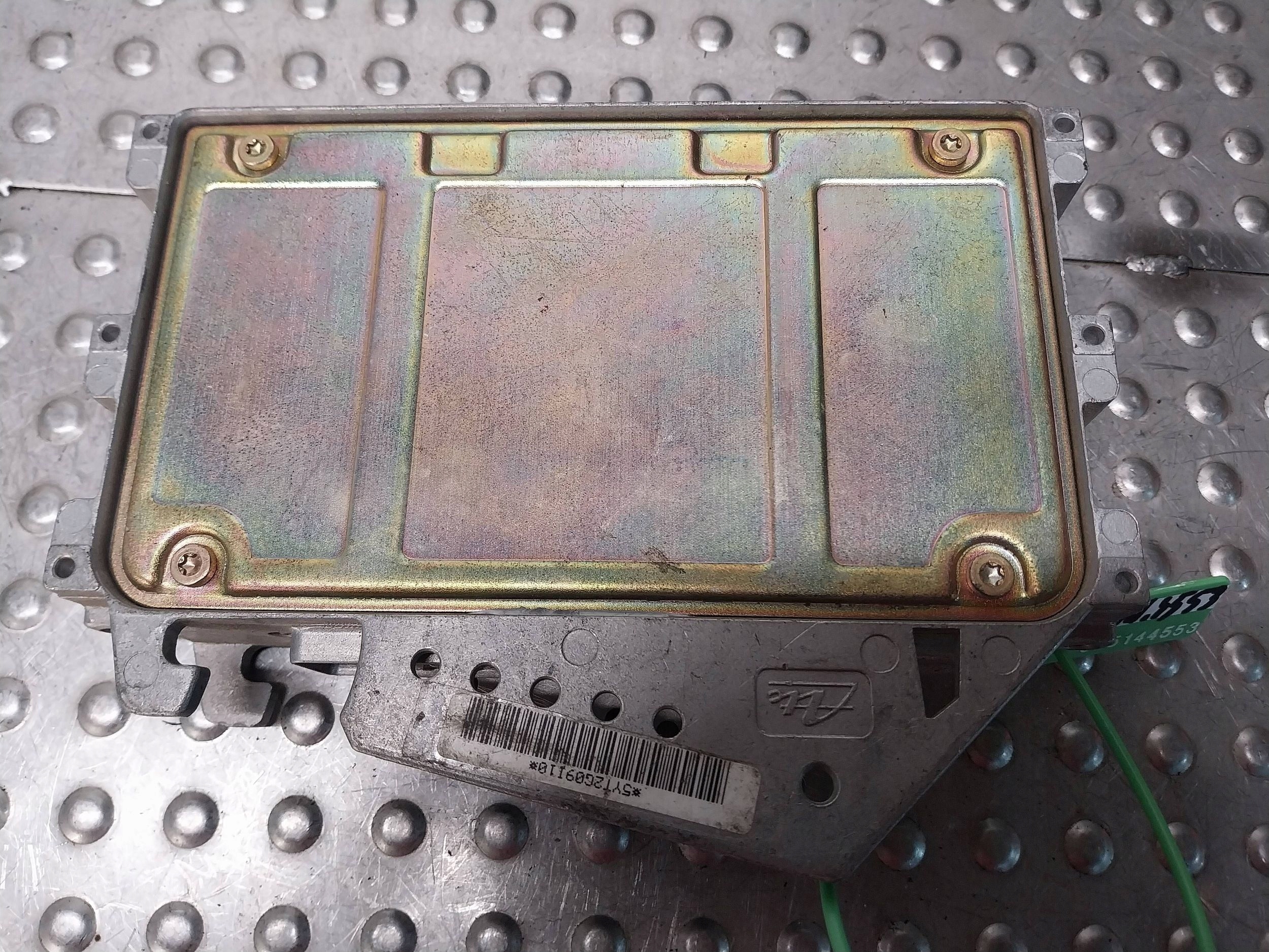 computer control unit ABS 1H0907379B VW GOLF III VENTO TOLEDO and PASSAT B4