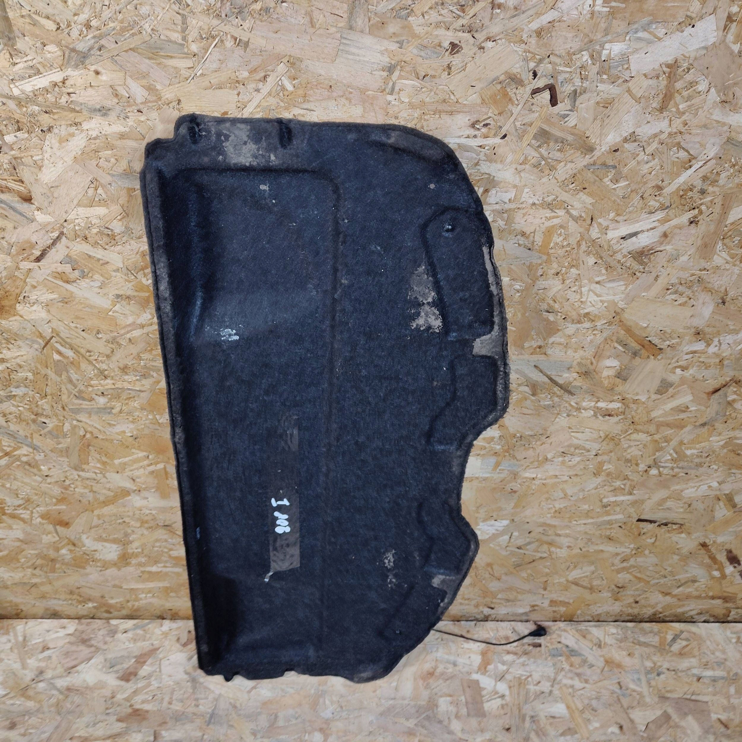 plato boot Peugeot 208 and