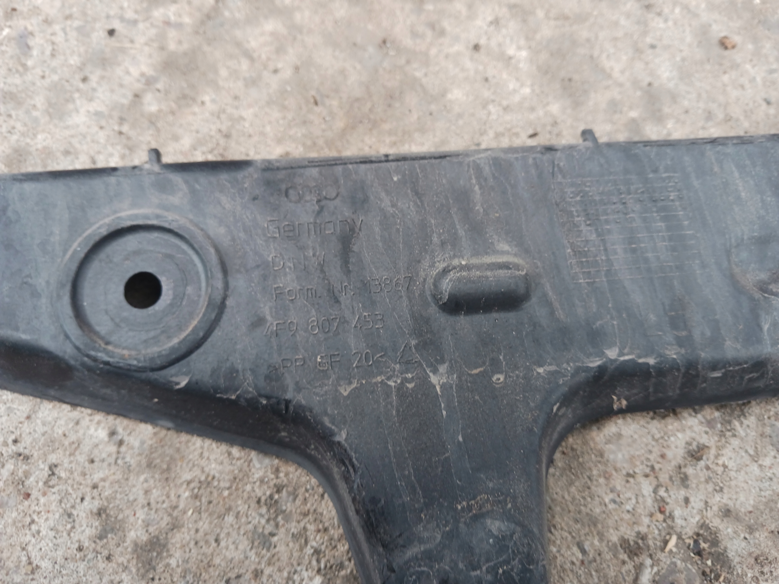 bumper bracket left rear part Audi A6 C6 kombi 4f9807453