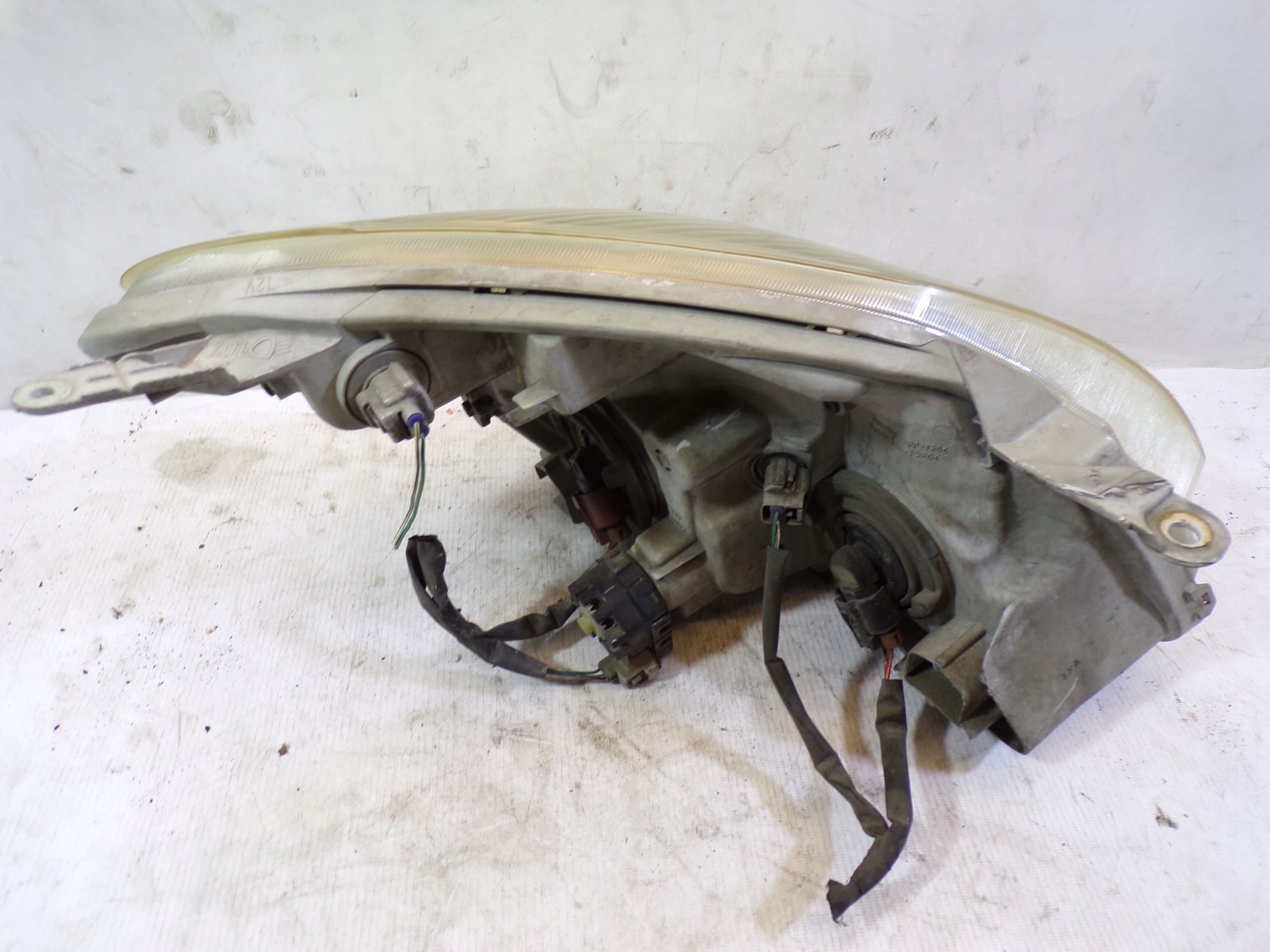 light front front left TOYOTA COROLLA VERSO 1 and