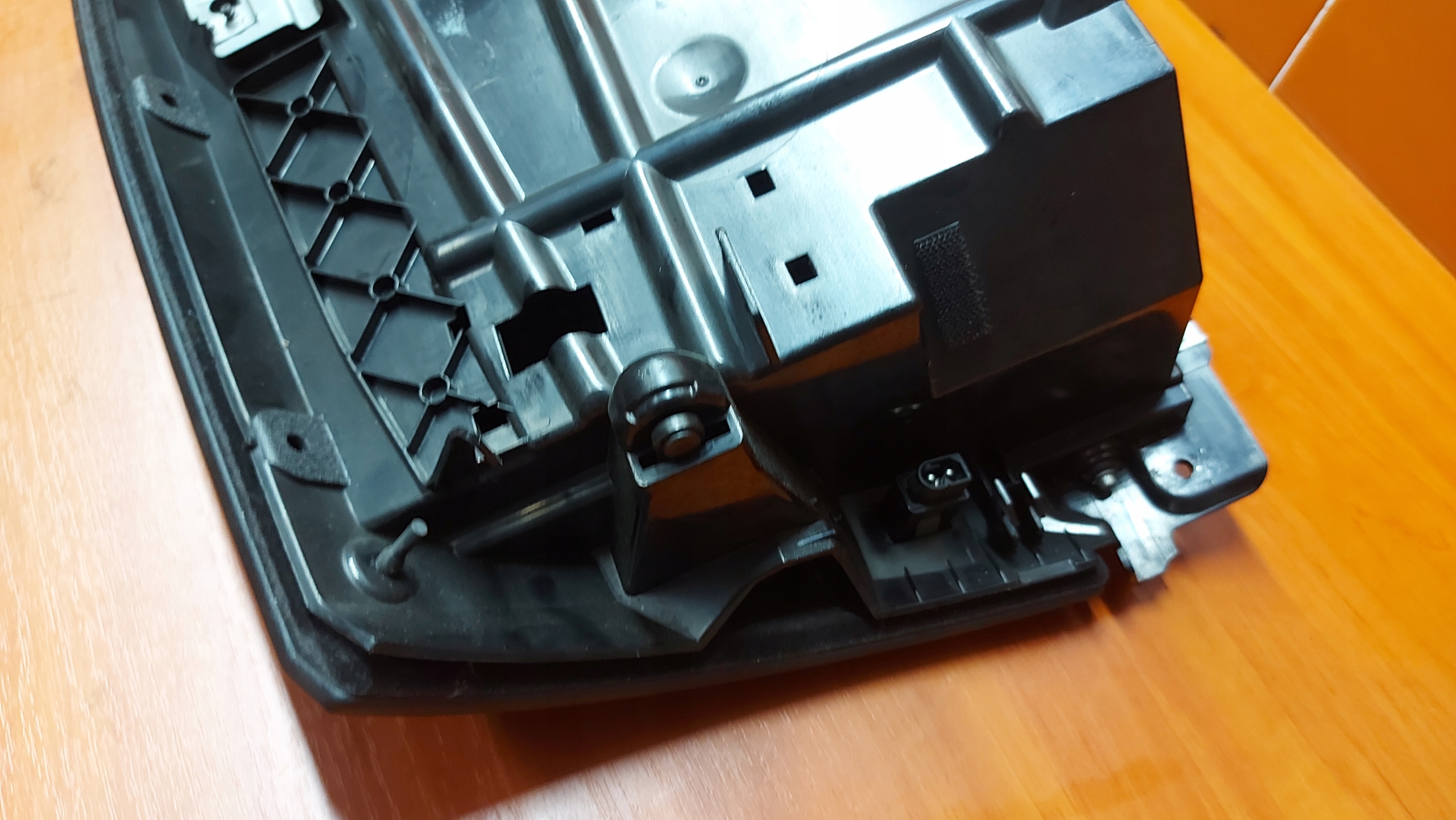 бардачок пассажира BMW 5 E60 E61 04-