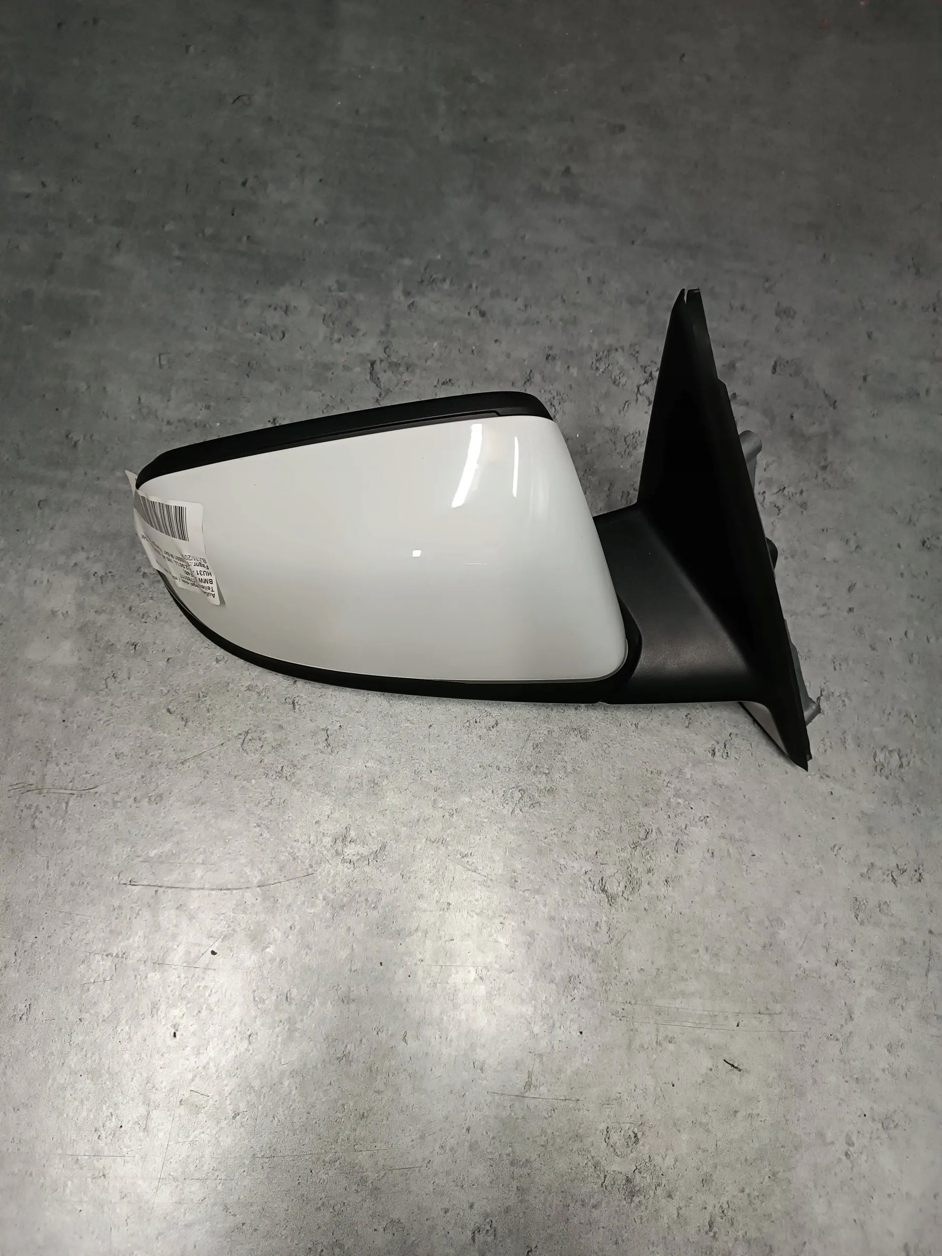 BMW X1 F48 F49 LUSTERKO PRAWE KOL.A300 6PIN Strona zabudowy prawa