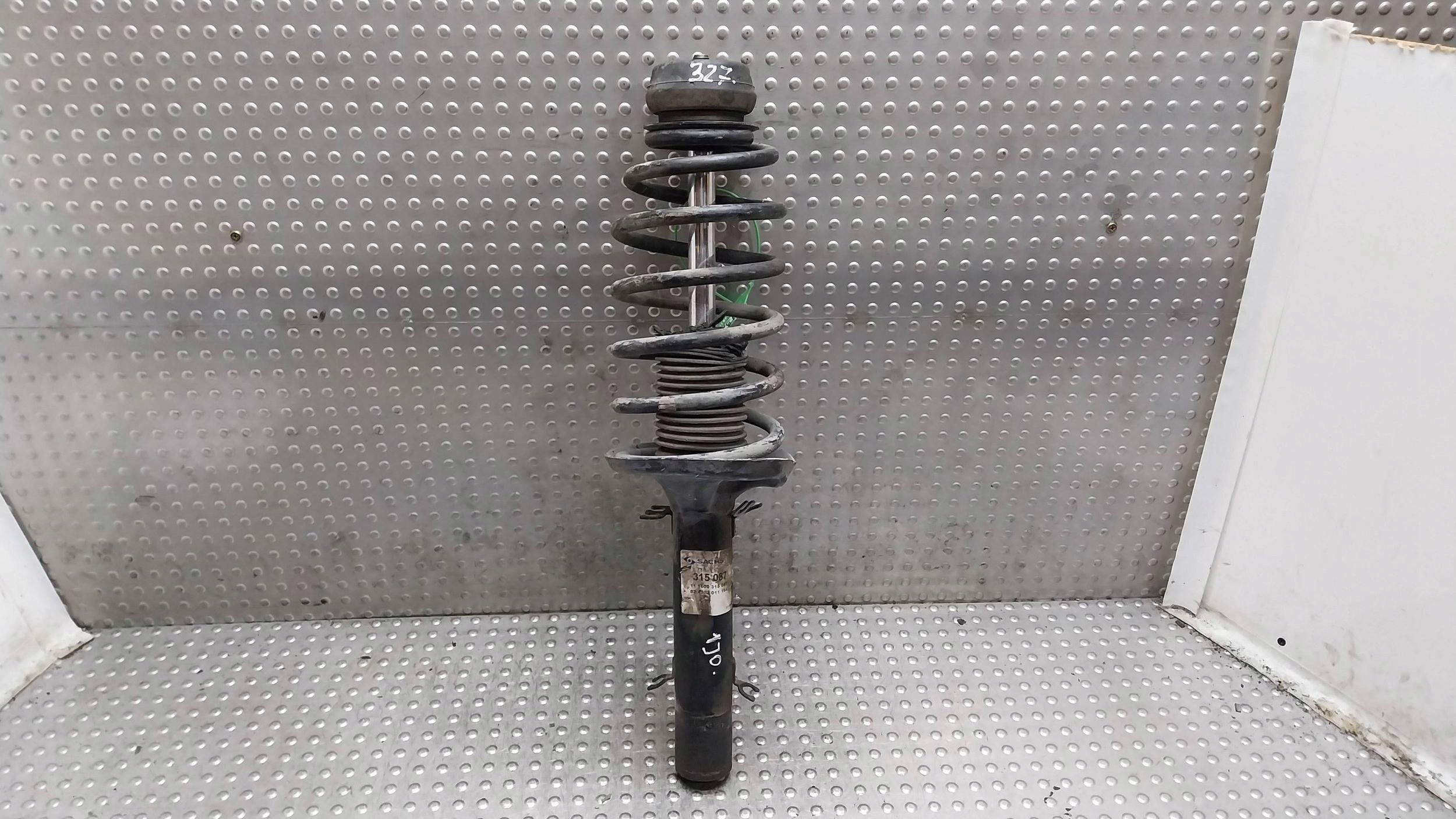shock absorber left right front 1J0413031BH VW GOLF IV LEON and OCTAVIA and A3 8L