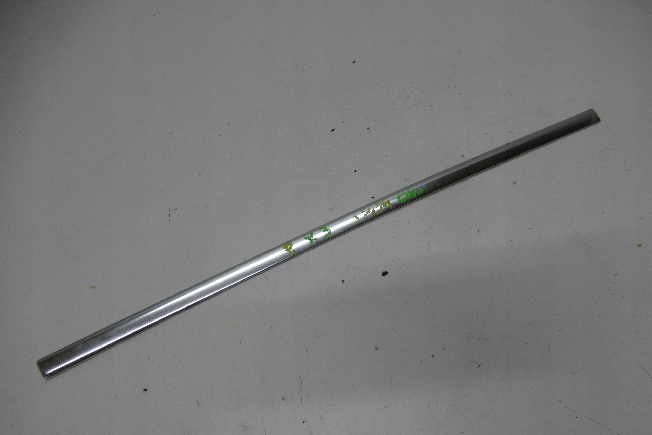 BMW X3 E83 moulding windows KAROSERYJNEJ CHROM right