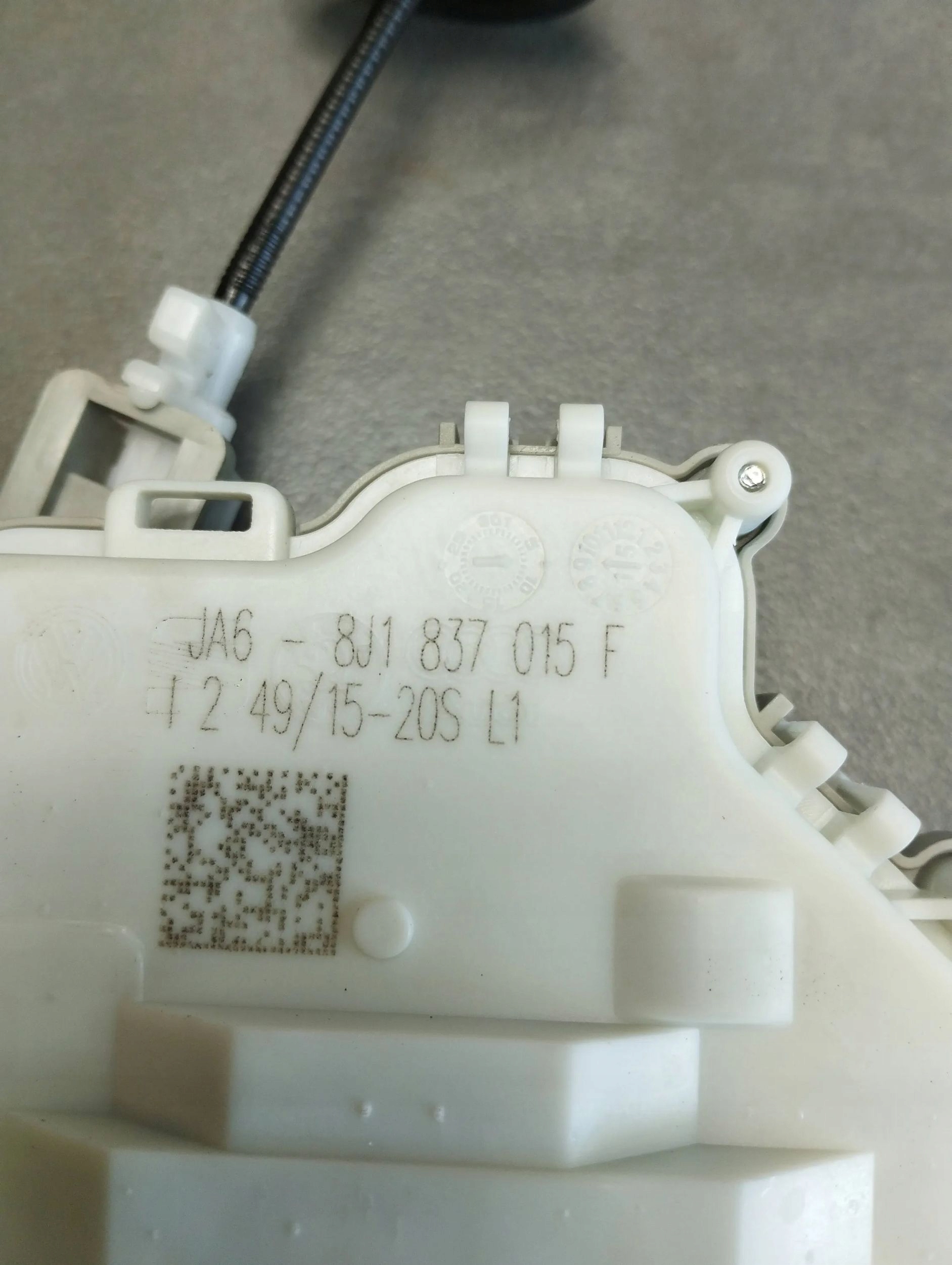 Audi A5 Sportback 8TA lock left front 8J1837015F