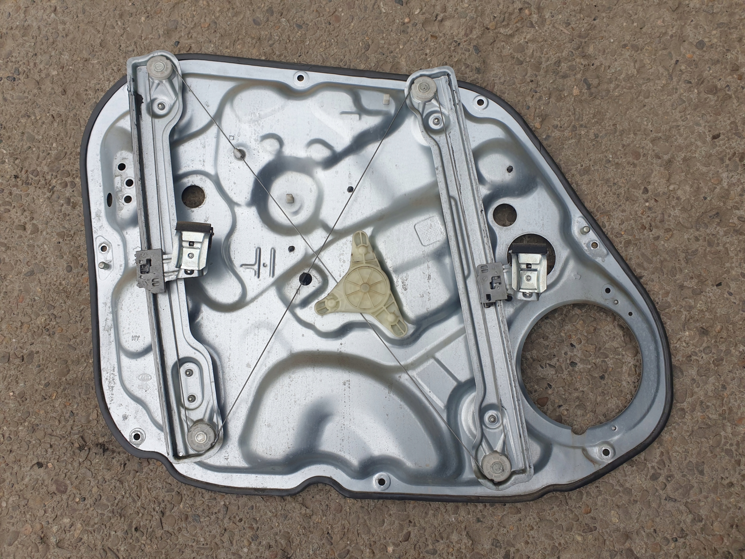 window regulator right front KIA VENGA 2009- 82480-1P020