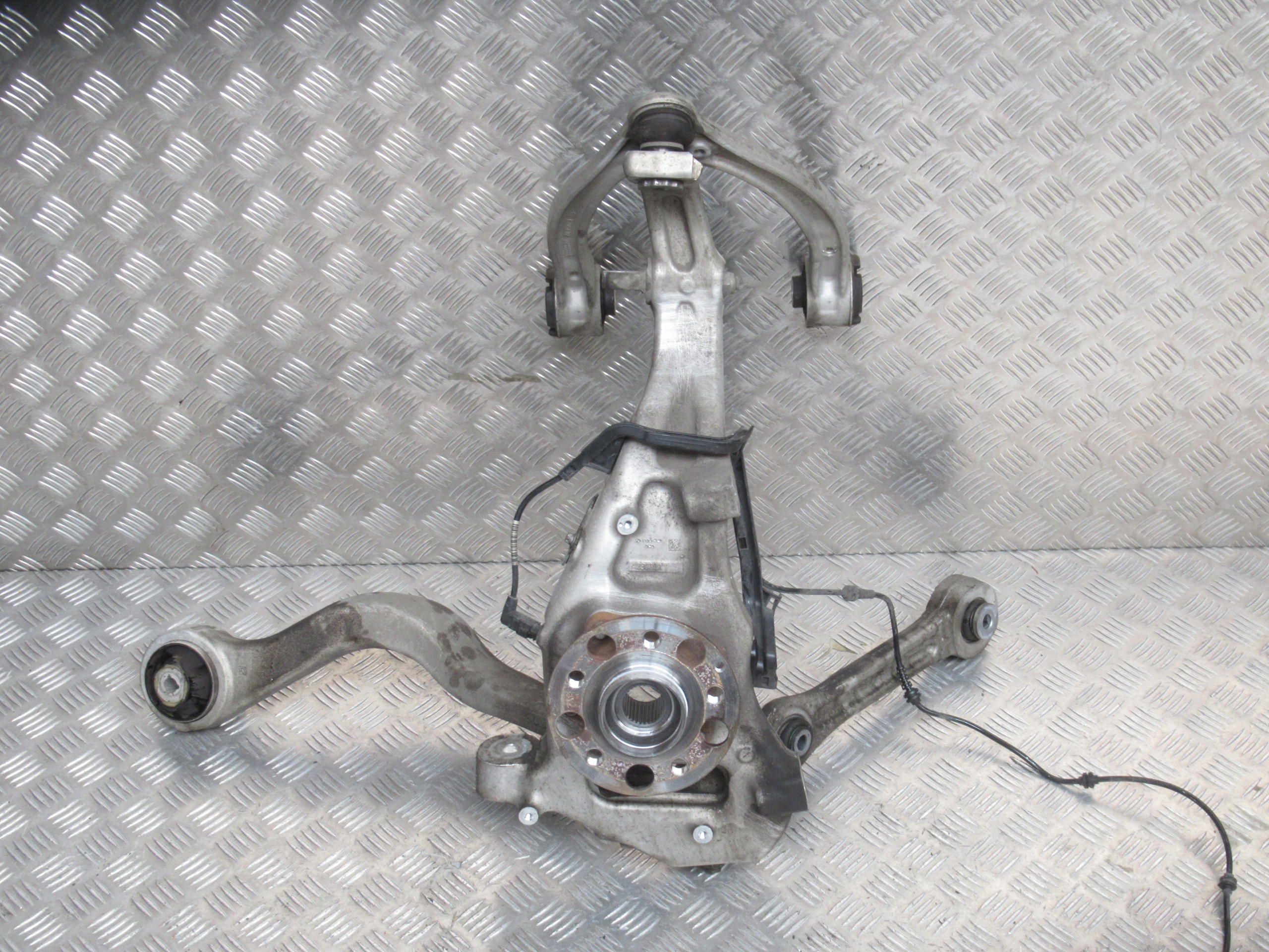 ZAWIESZENIE LEWY PRZOD GT AMG 4.3 MERCEDES X290