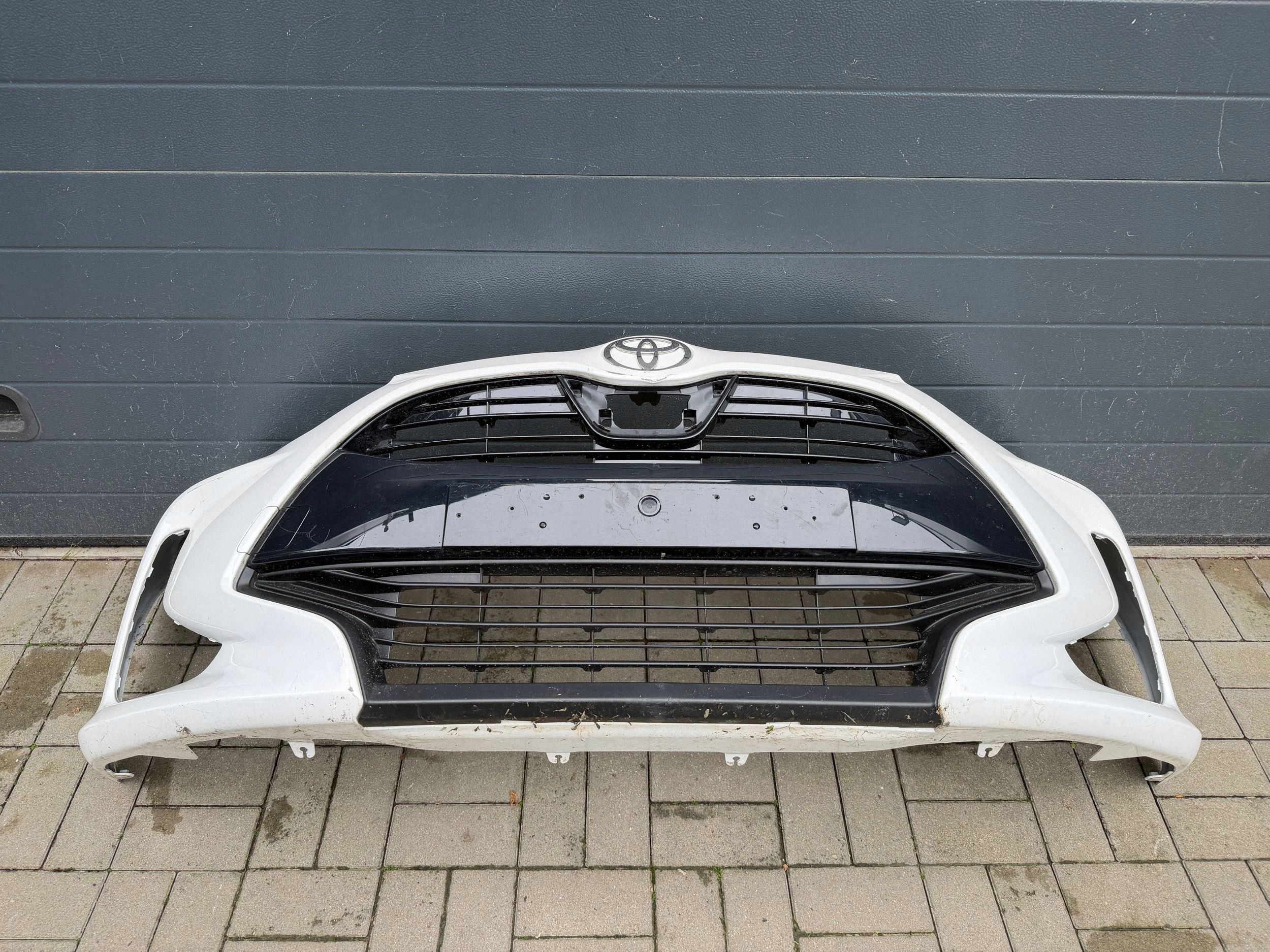 Toyota Yaris 4 IV 19- bumper front front