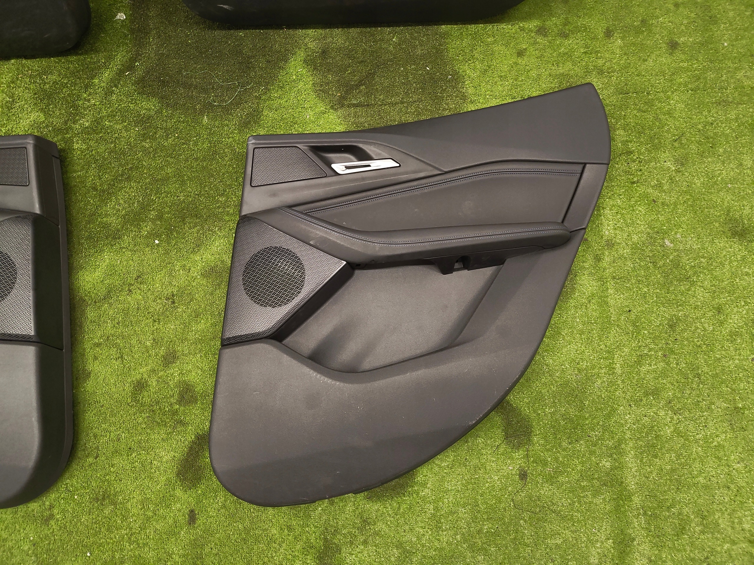 BMW 2 U06 side side upholstery door KOMPLET