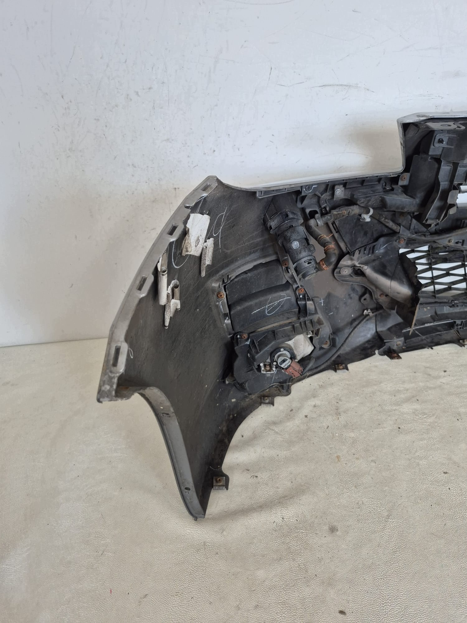 MAZDA 3 BL 08- bumper front front SPR LAK.38P BCW8-50031