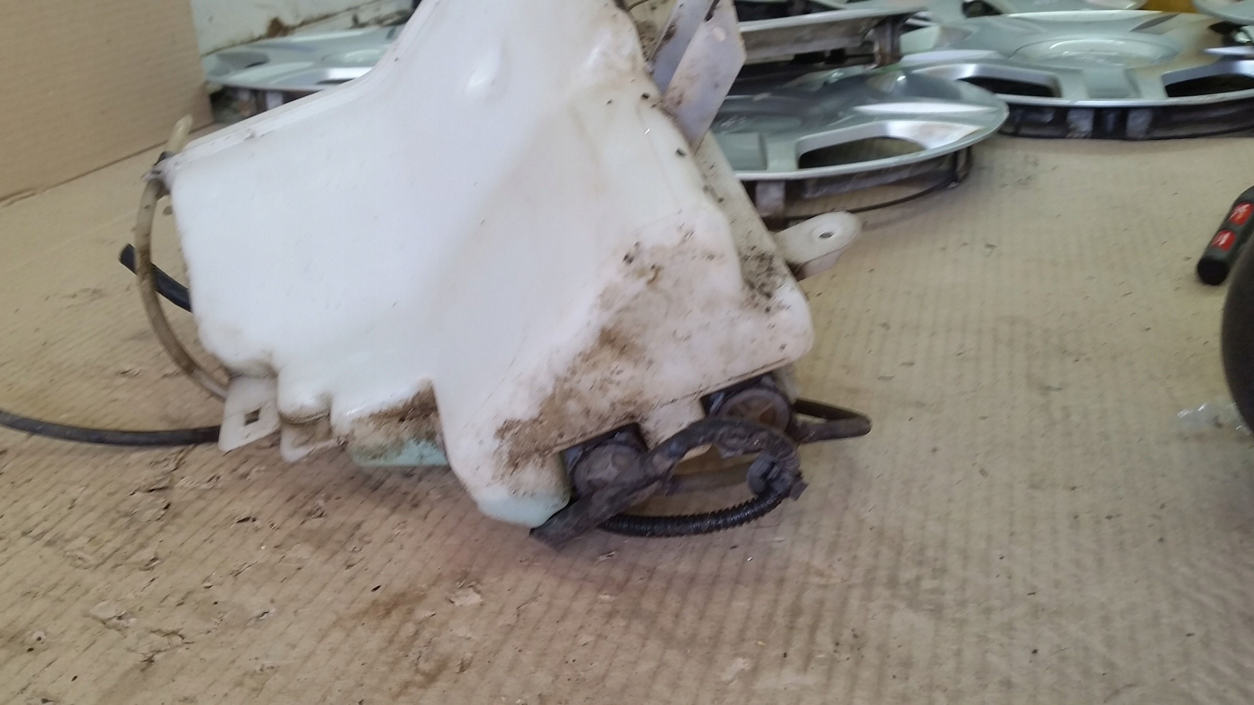 suzuki GRAND VITARA II бачок омывателя