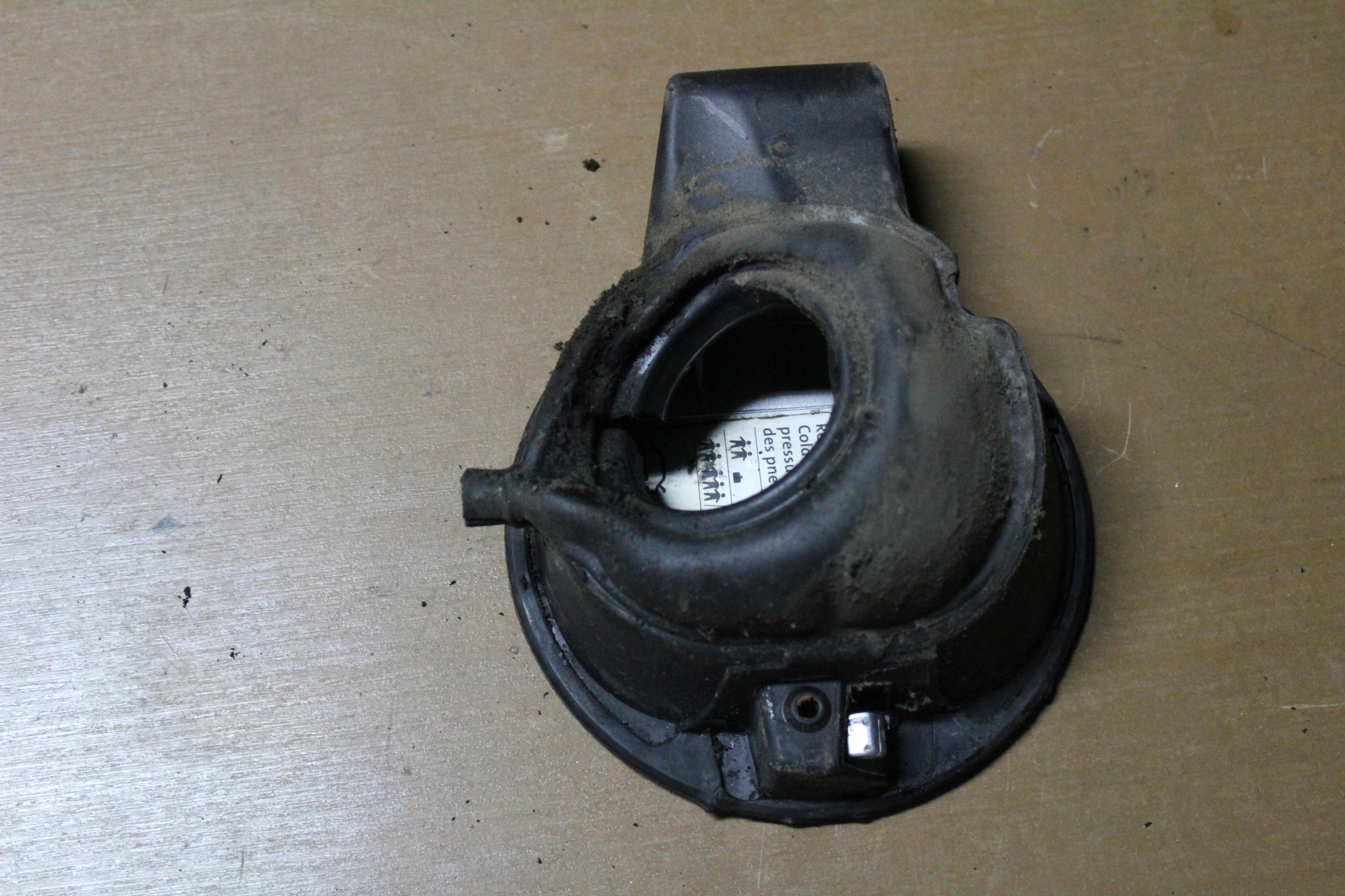 VW TOURAN I KLAPKA WLEWU PALIWA LA7W Numer katalogowy części 1T0