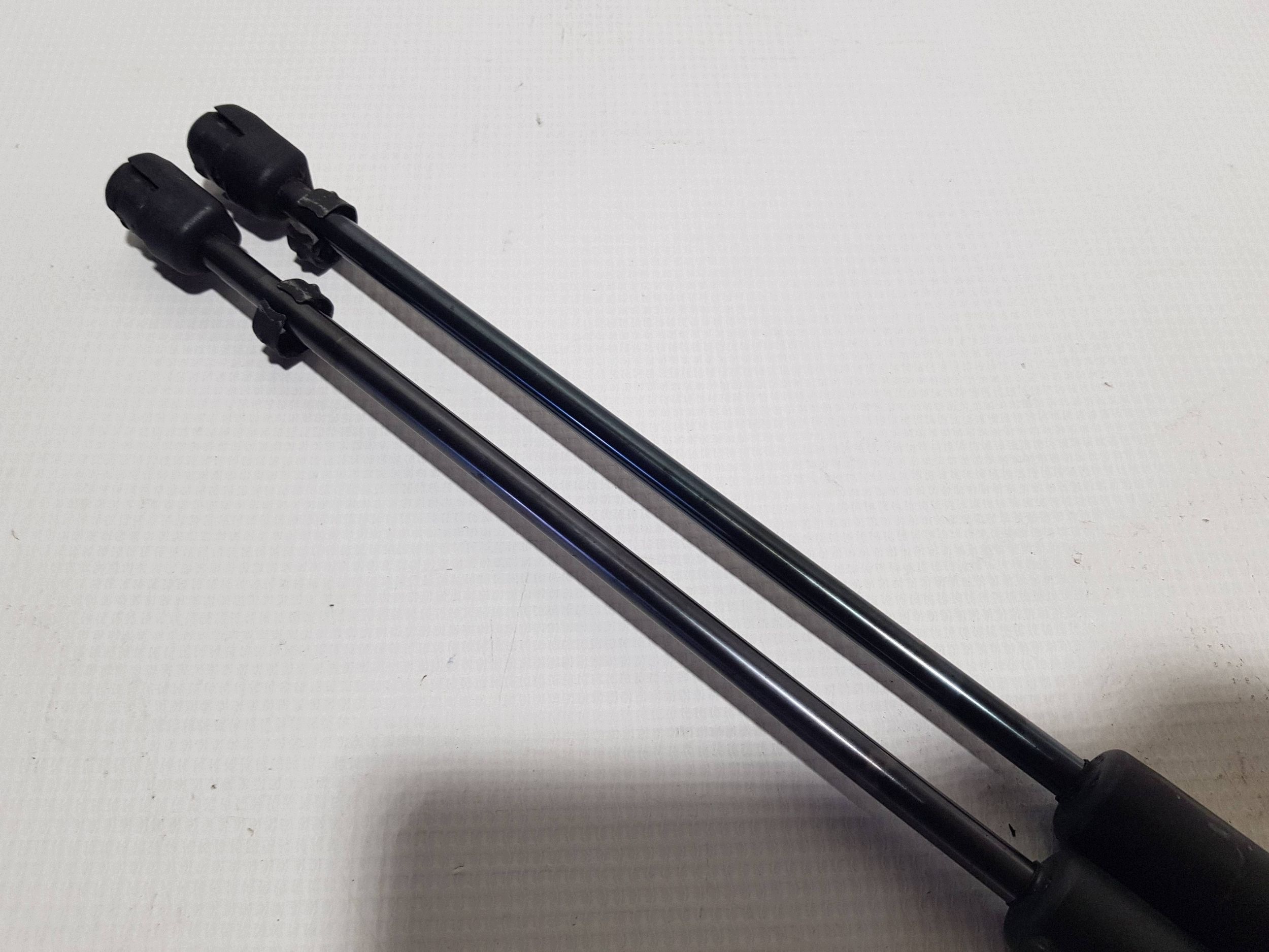 MERCEDES W207 SILOWNIKI bonnets KOMPLET 2079800764