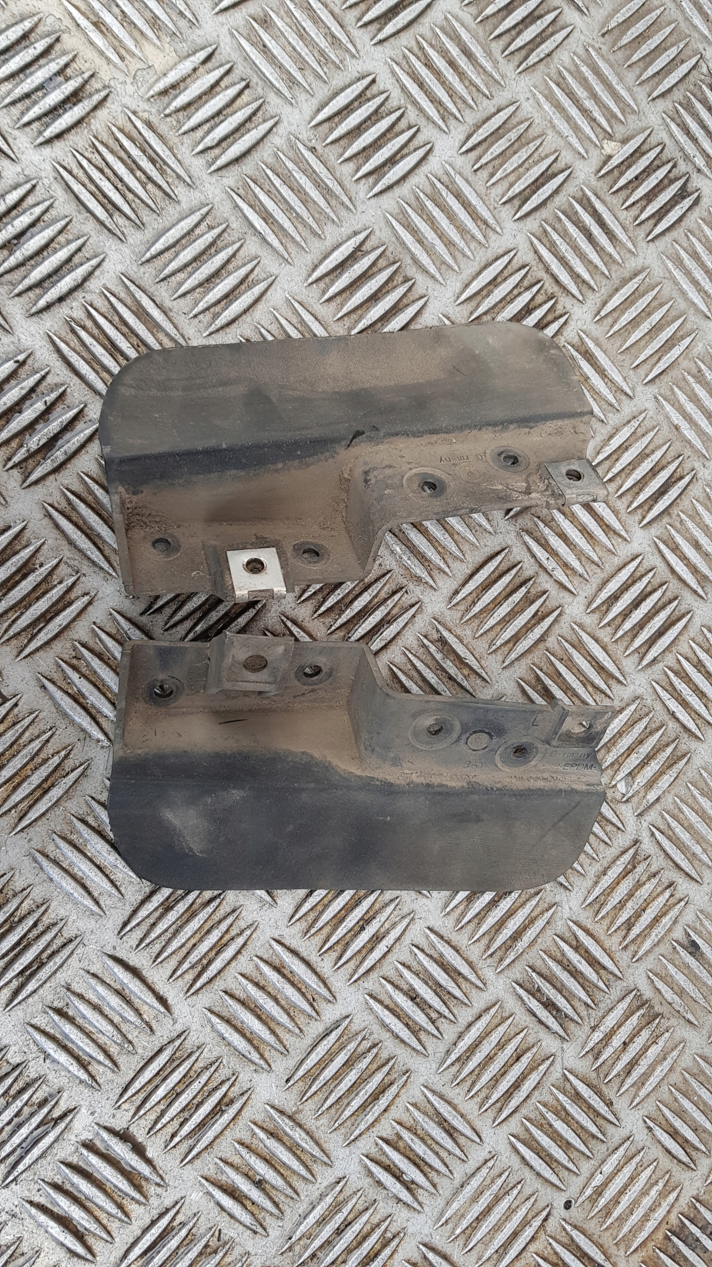 AUDI A6 C6 mudguard flap left or right rear part