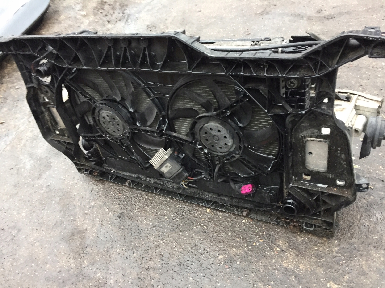 AUDI A5 8T A4 2.7 3.0 TDI support panel for radiators pillar